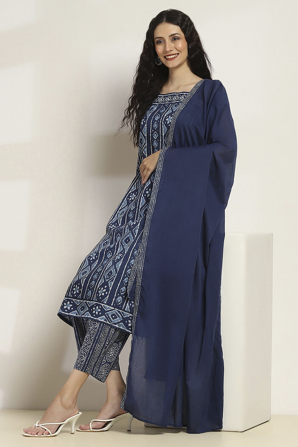 Indigo Cotton Printed Staright Suit Set image number 0