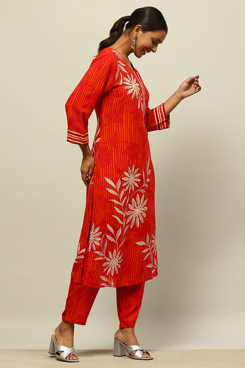 Red Rayon Printed Straight Suit Set image number 5