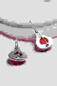 Maroon Brass Jhumka image number 2