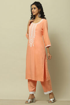 Coral Embroidered Straight Kurta image number 2
