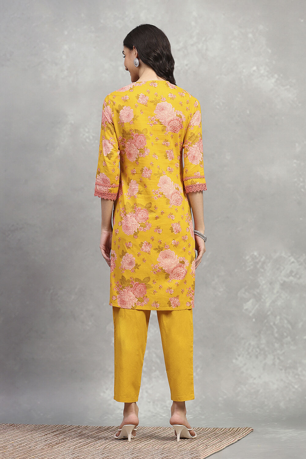 Green Cotton Printed Straight Kurta Pants Set image number 4