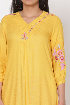 Yellow Viscose Asymmetric Kurta image number 1