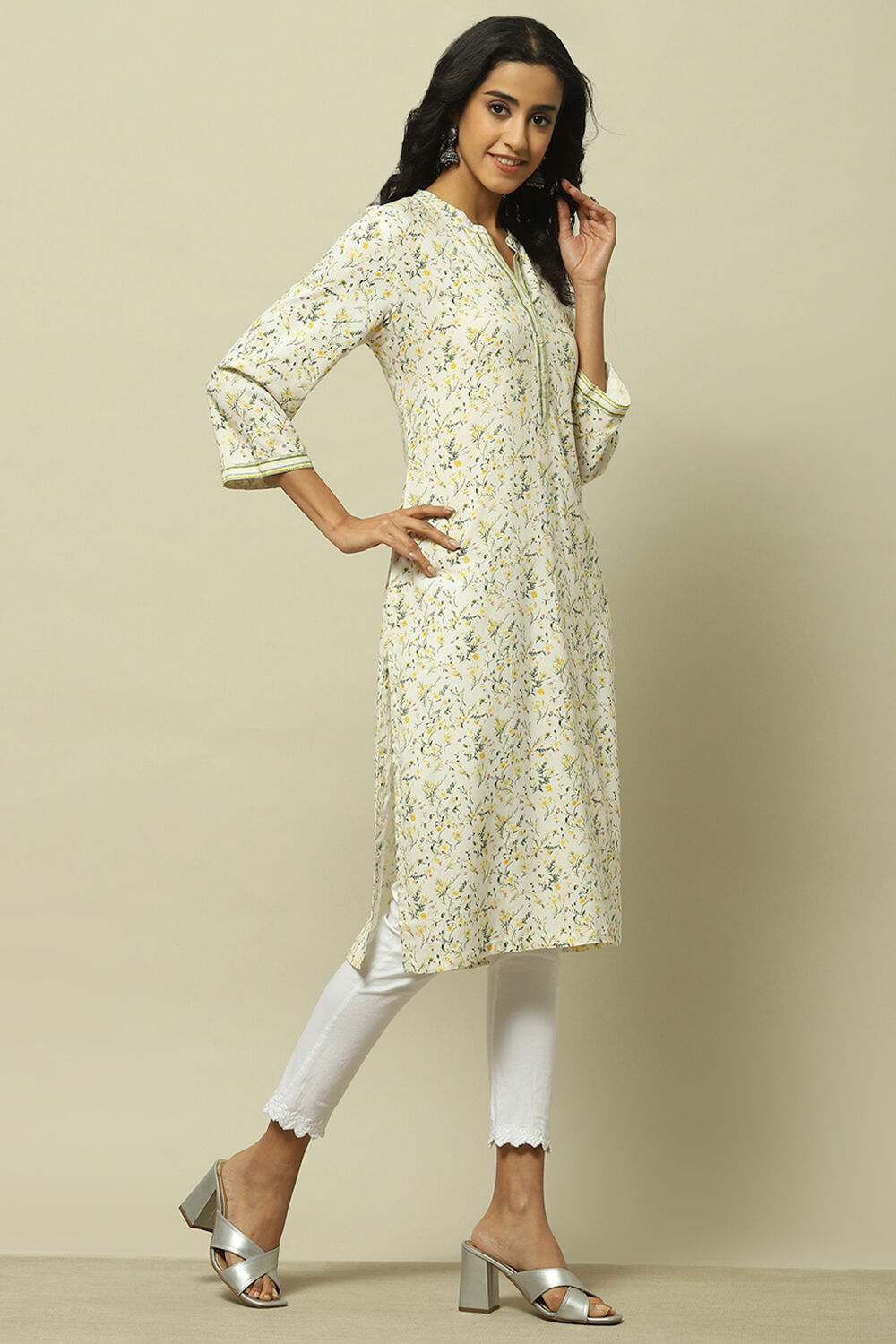 White Floral Printed Straight Kurta image number 4