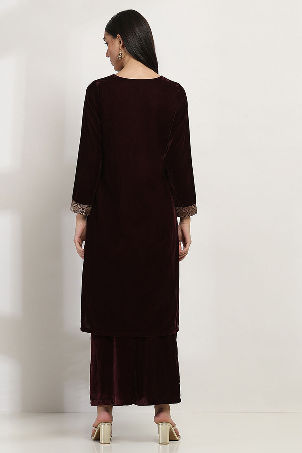 Wine Poly Velvet Straight Solid Kurta Palazzo Suit Set image number 4