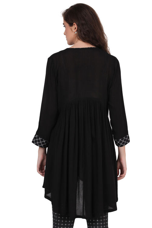 Black Flared Viscose Indie Top image number 4