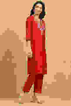 Red Polyester Solid Straight Kurta Pants Set image number 5