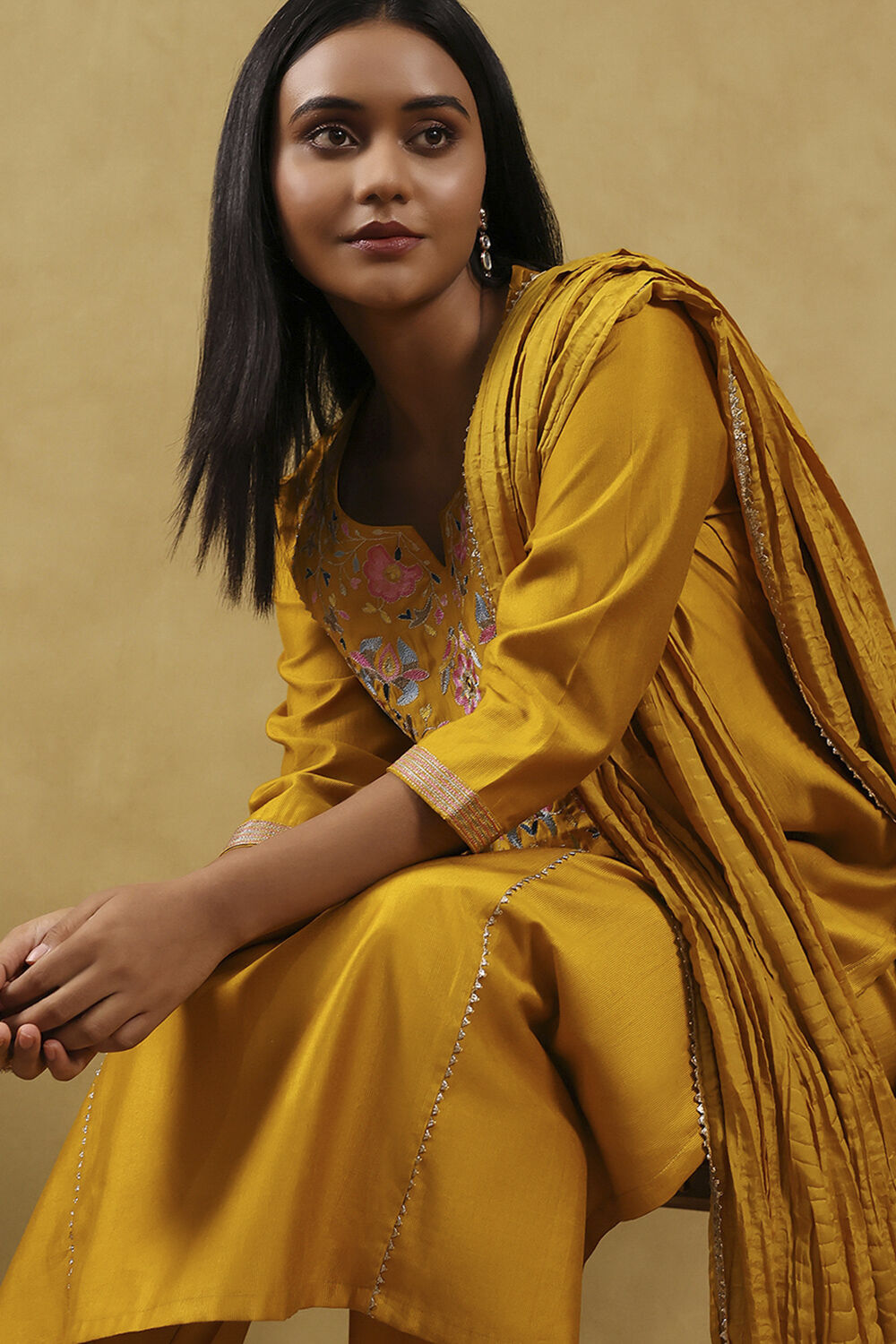 Mustard Polyester Solid Straight Suit Set image number 8