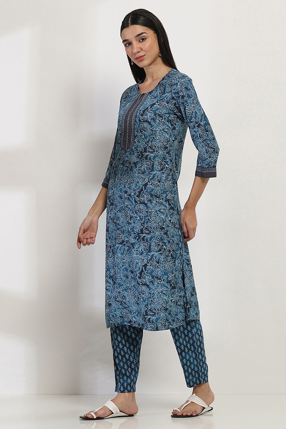 Blue Printed Straight Kurta Set image number 3