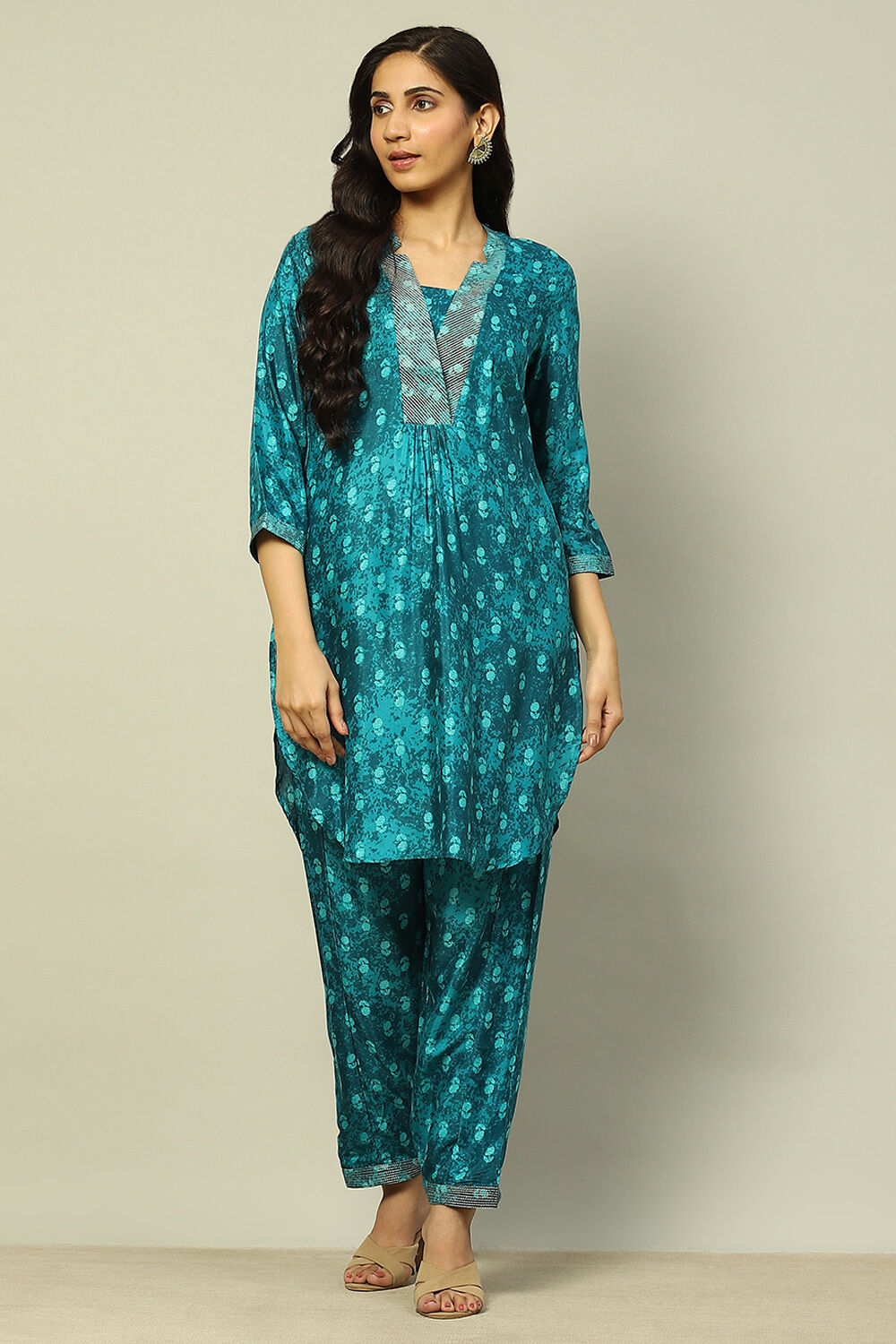 Green Printed Straight Kurta Set image number 6