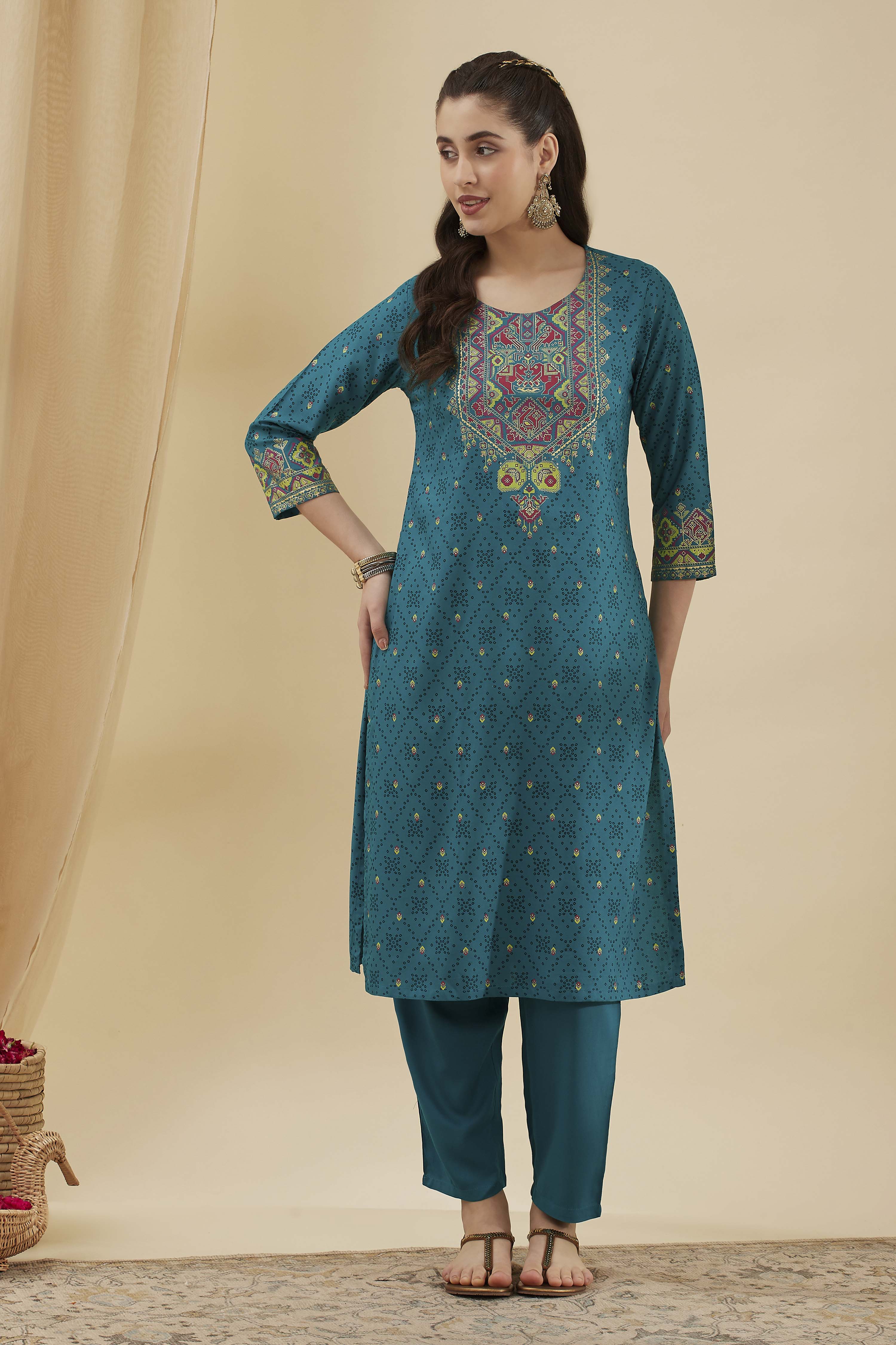 Emerald Green Viscose Rayon Straight Printed  image number 6