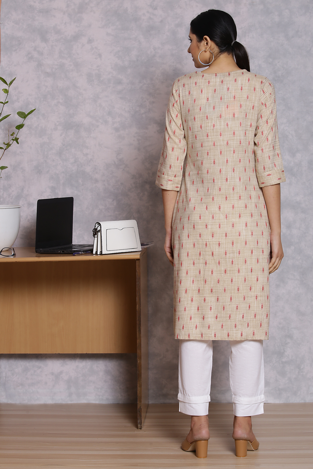 Beige Polyster Kurta image number 5