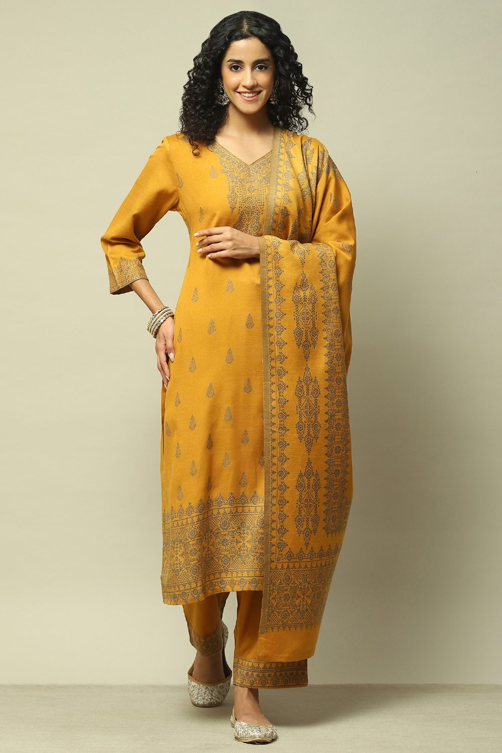 Mustard Poly Viscose Straight Yarndyed Kurta Palazzo Suit Set image number 7