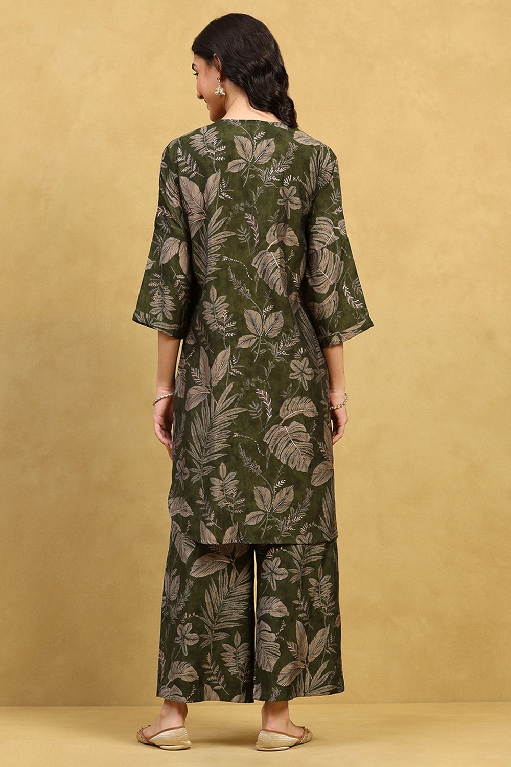 Green Viscose Blend Printed Straight Kurta Palazzo Set image number 4