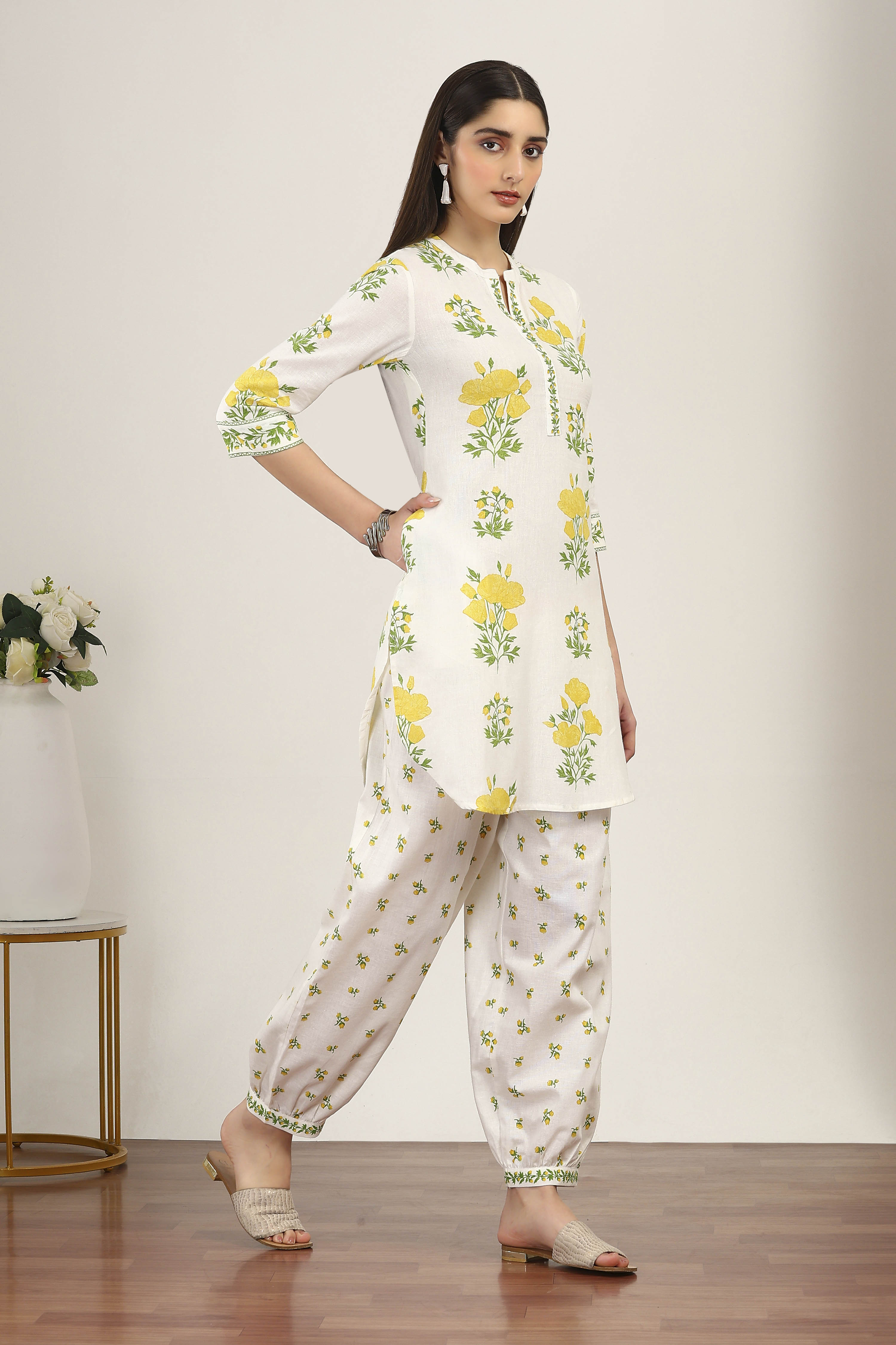 Yellow Cotton Blend Cotton Flex Kurta Pants Set image number 5