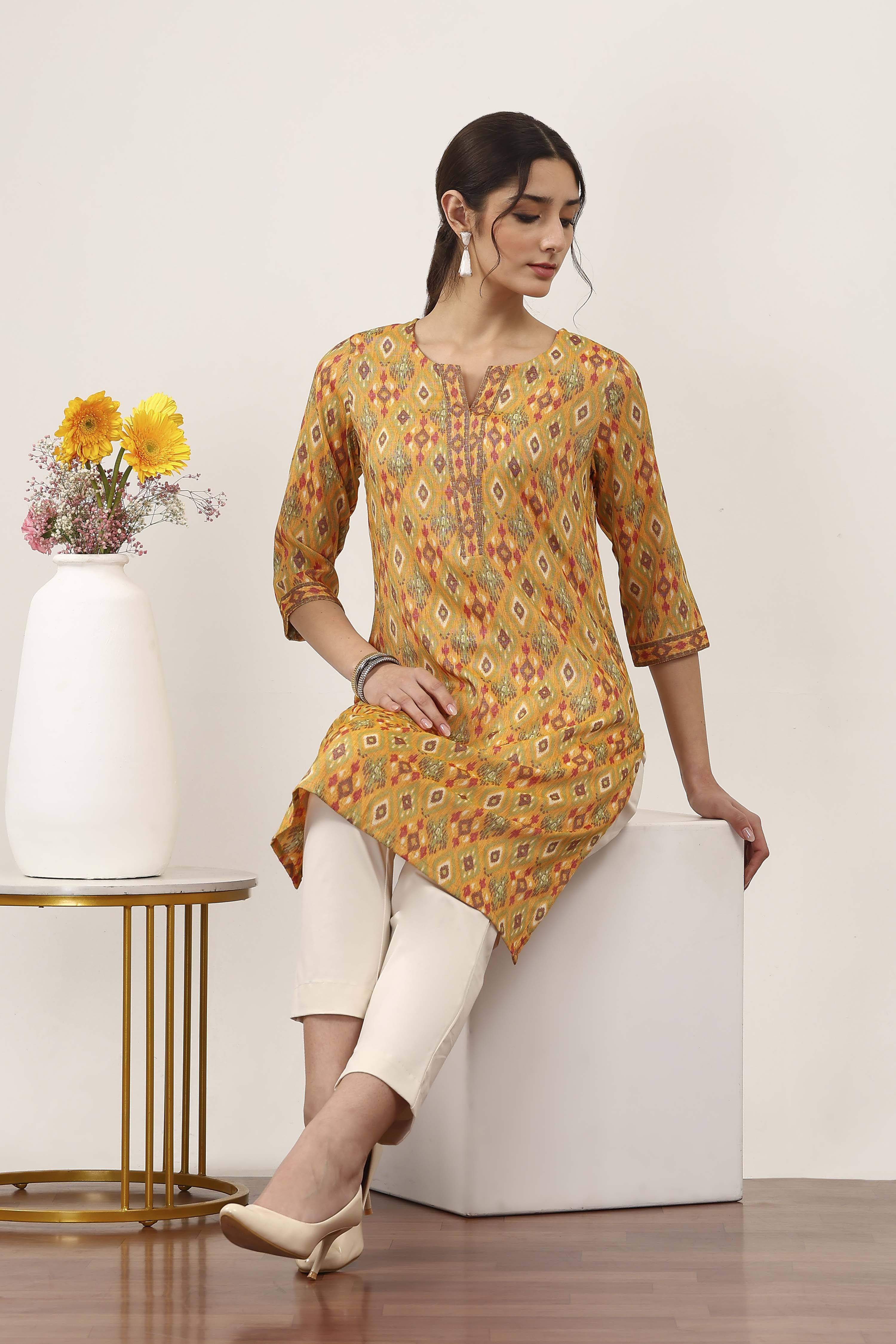 Yellow Viscose Polyester Straight Kurtas image number 0