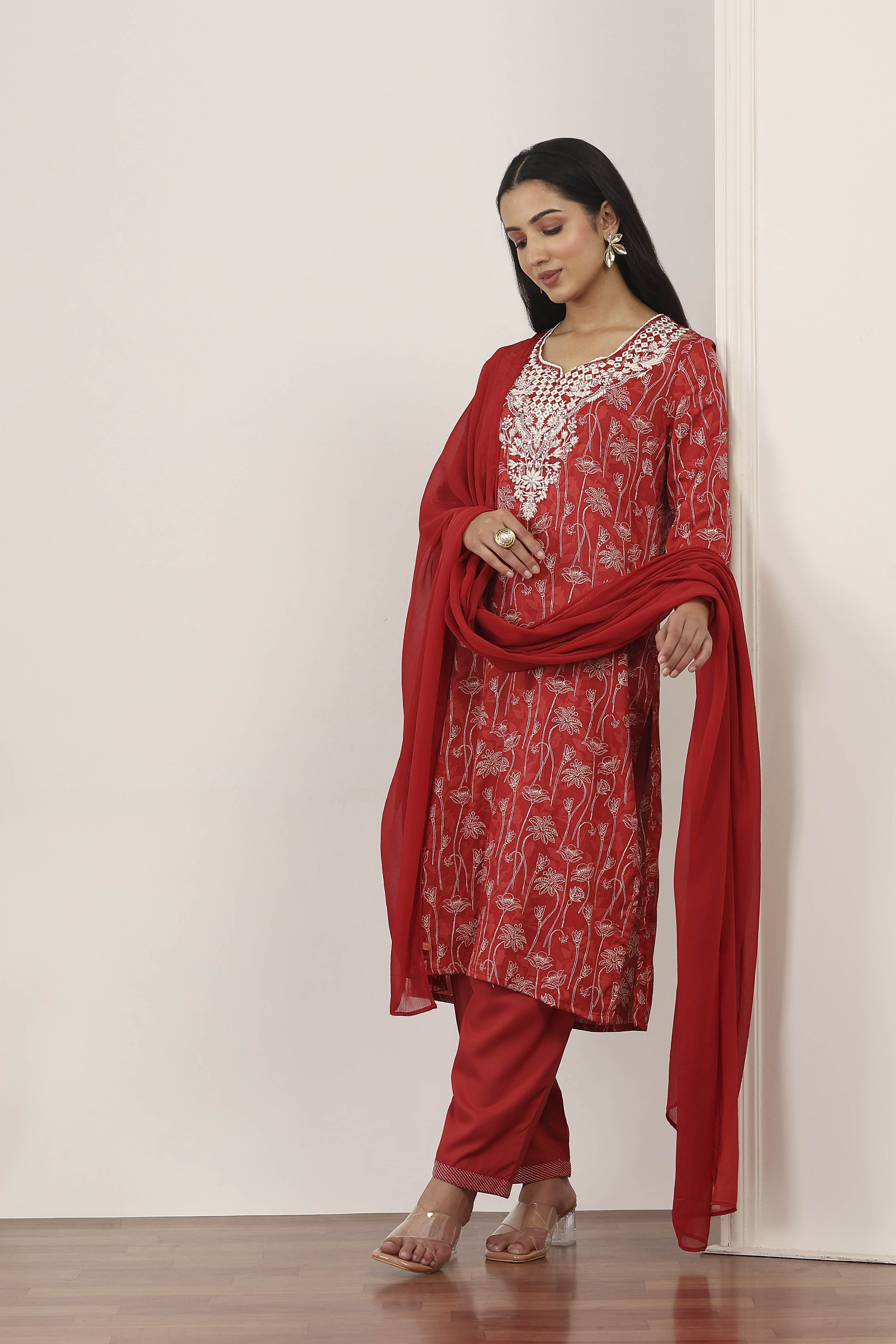 Red Cotton Straight Suit Sets image number 0