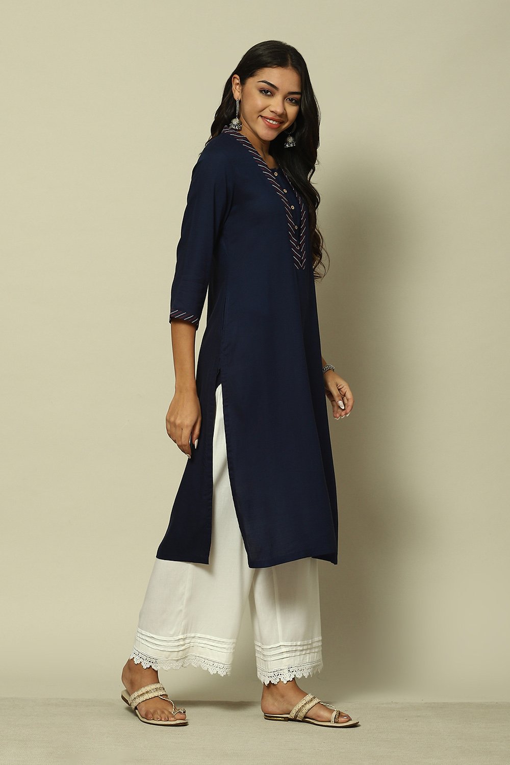 Indigo Blue LIVA Straight Solid Kurta image number 3