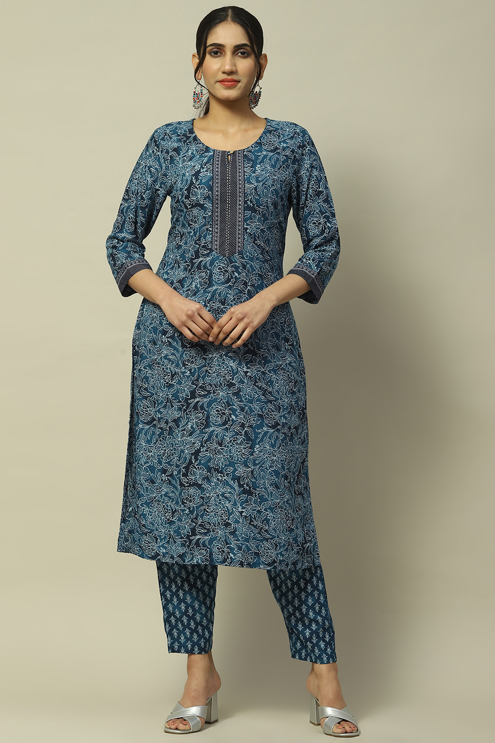 Ecru Rayon Straight Suit Set image number 6