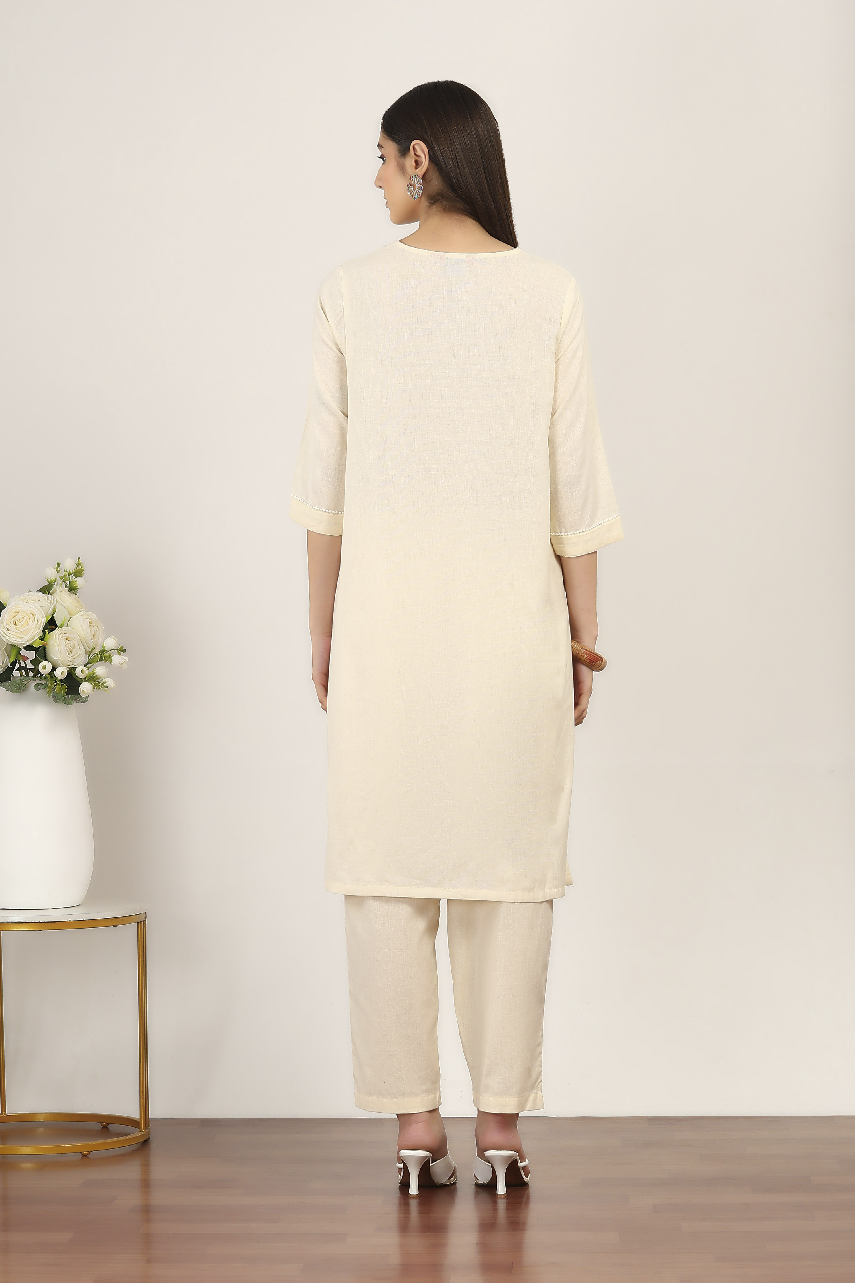 White Cotton Blend Cotton Flex Kurta Pants Set image number 4