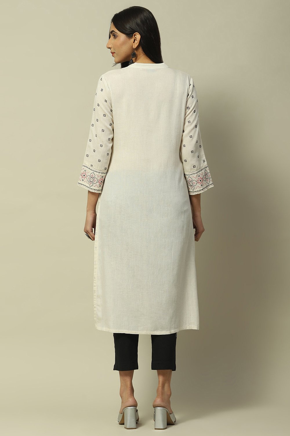 Off White Rayon Staight Kurta image number 3