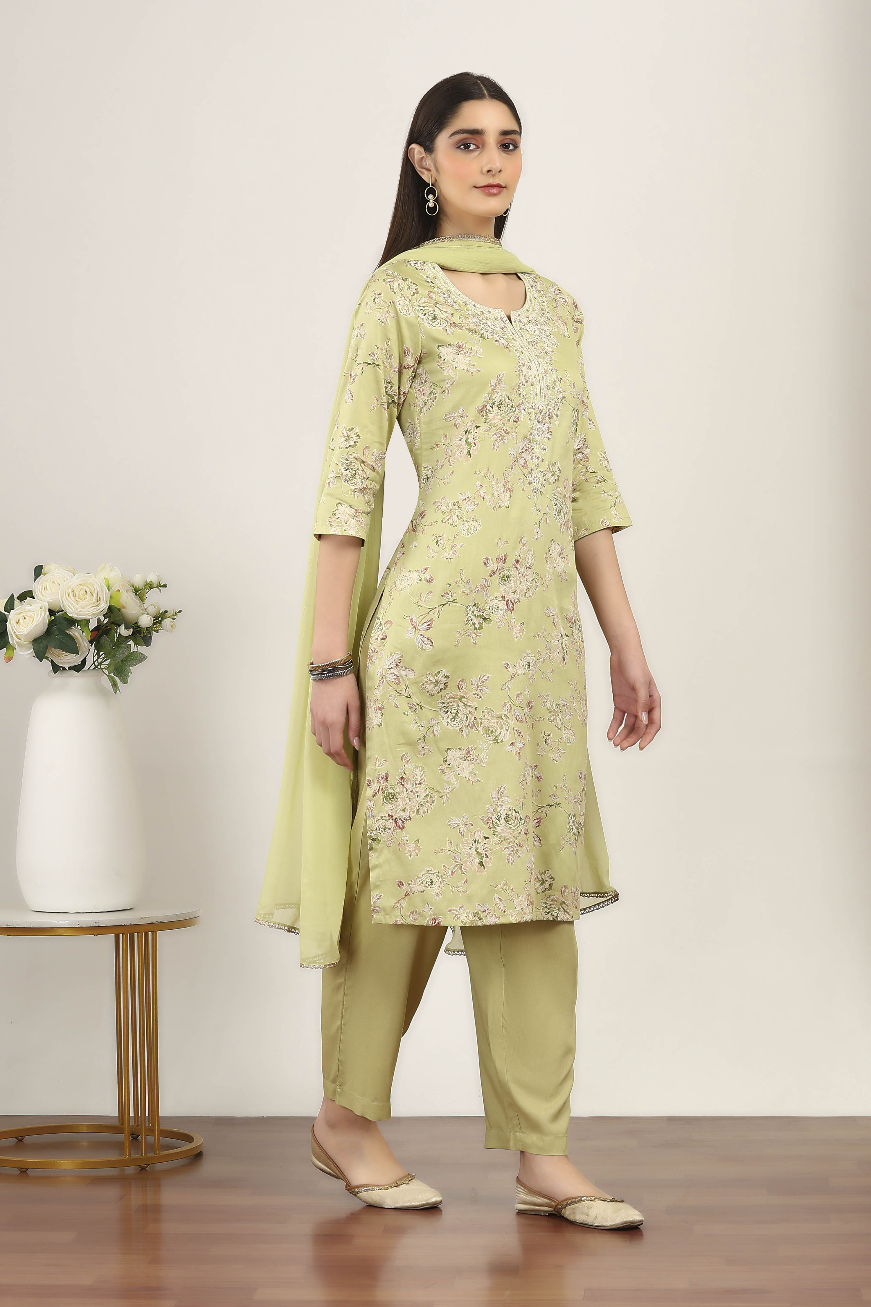 Green Cotton Straight Suit Sets image number 4