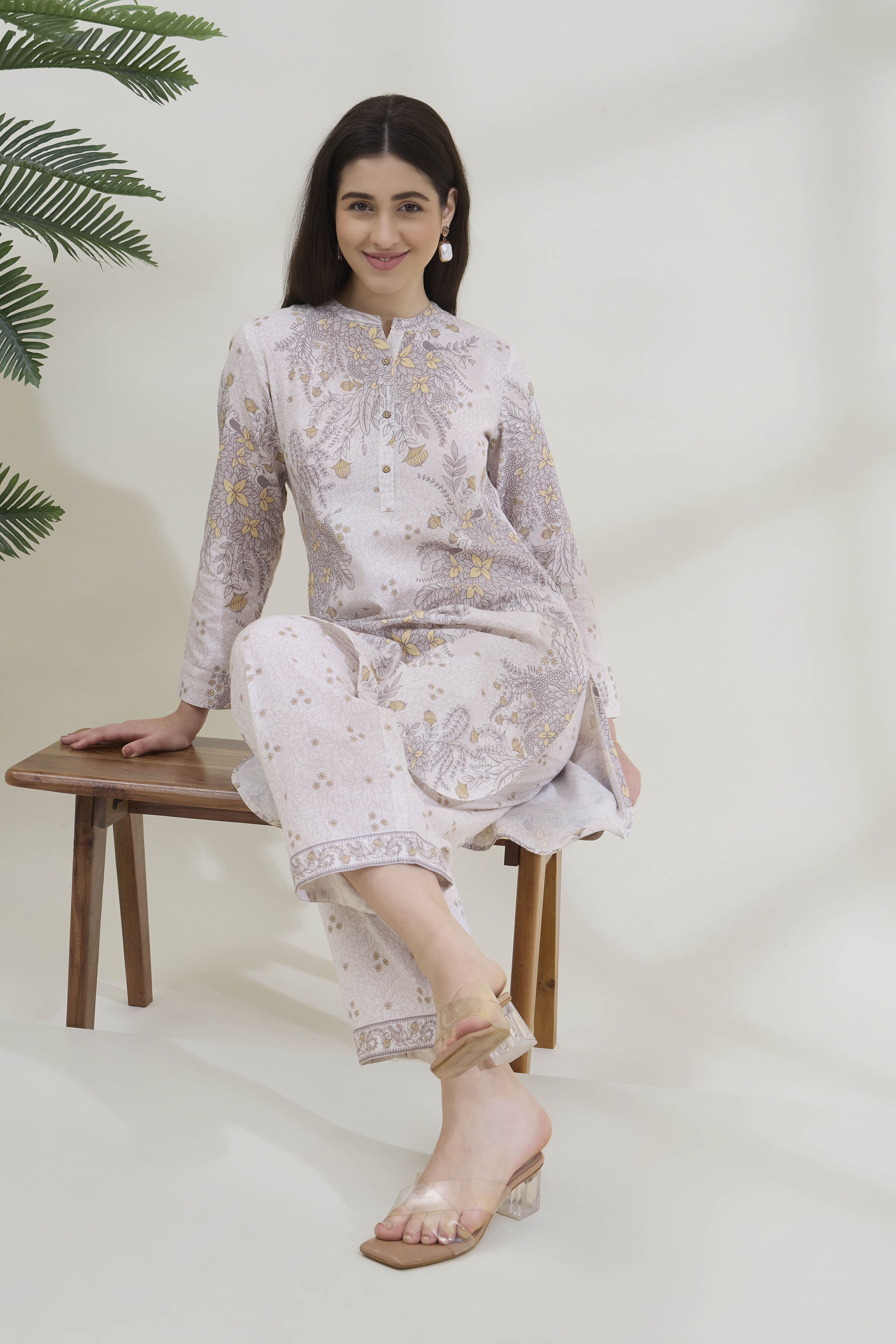 Yellow Printed Straight Kurta image number 0