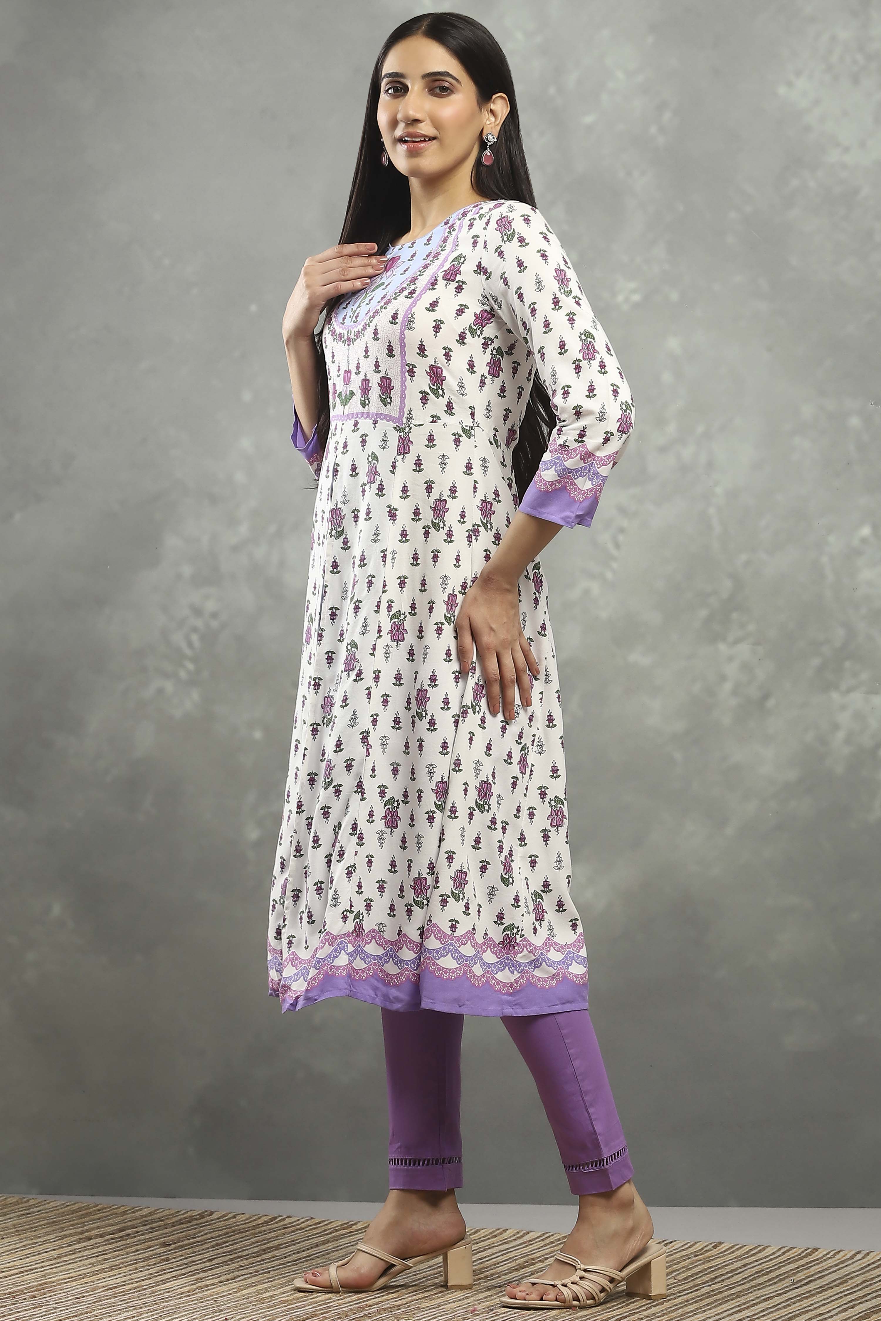 White Polyester Straight Kurta Pants Set image number 3