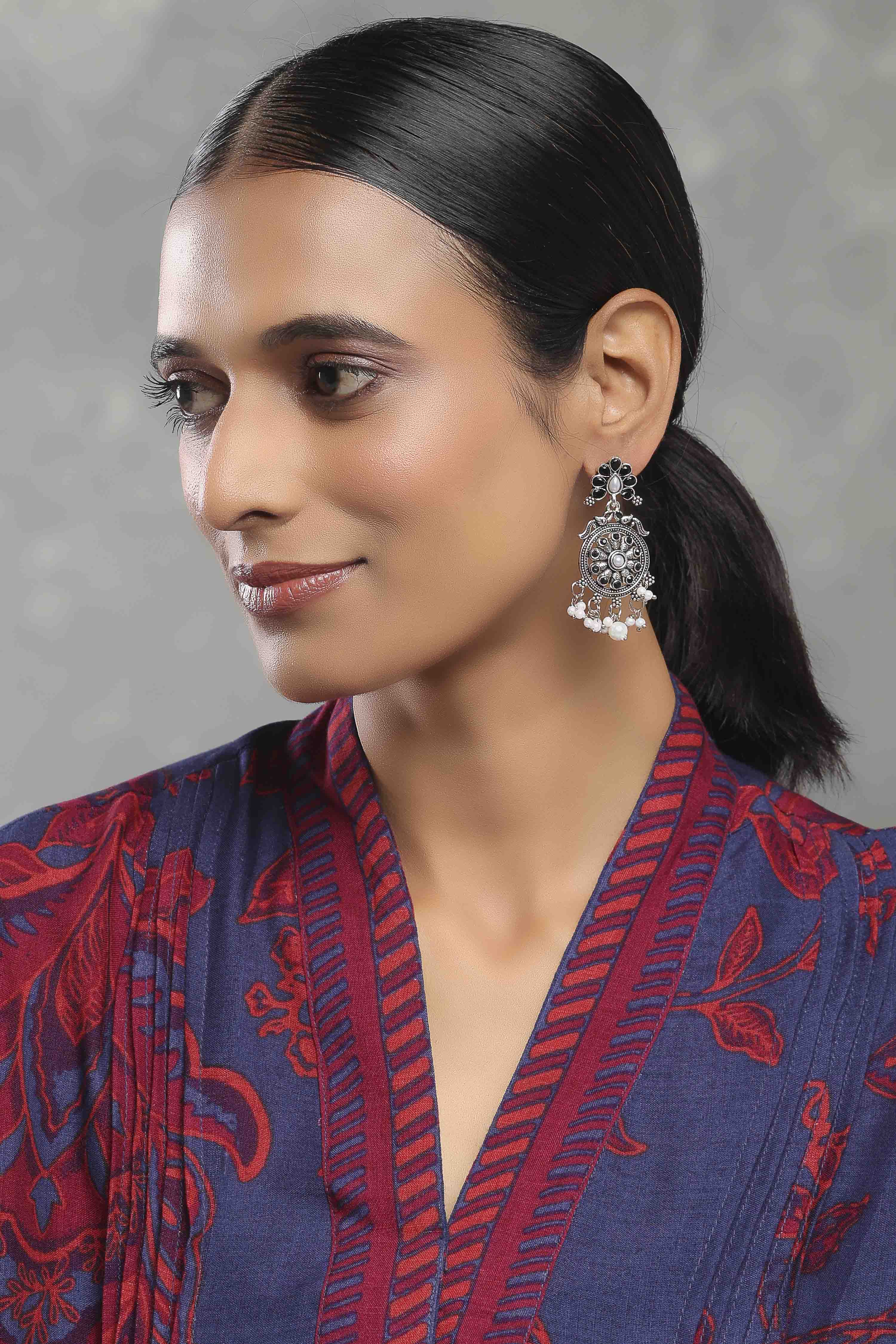 Black Alloy Drop & Danglers image number 3