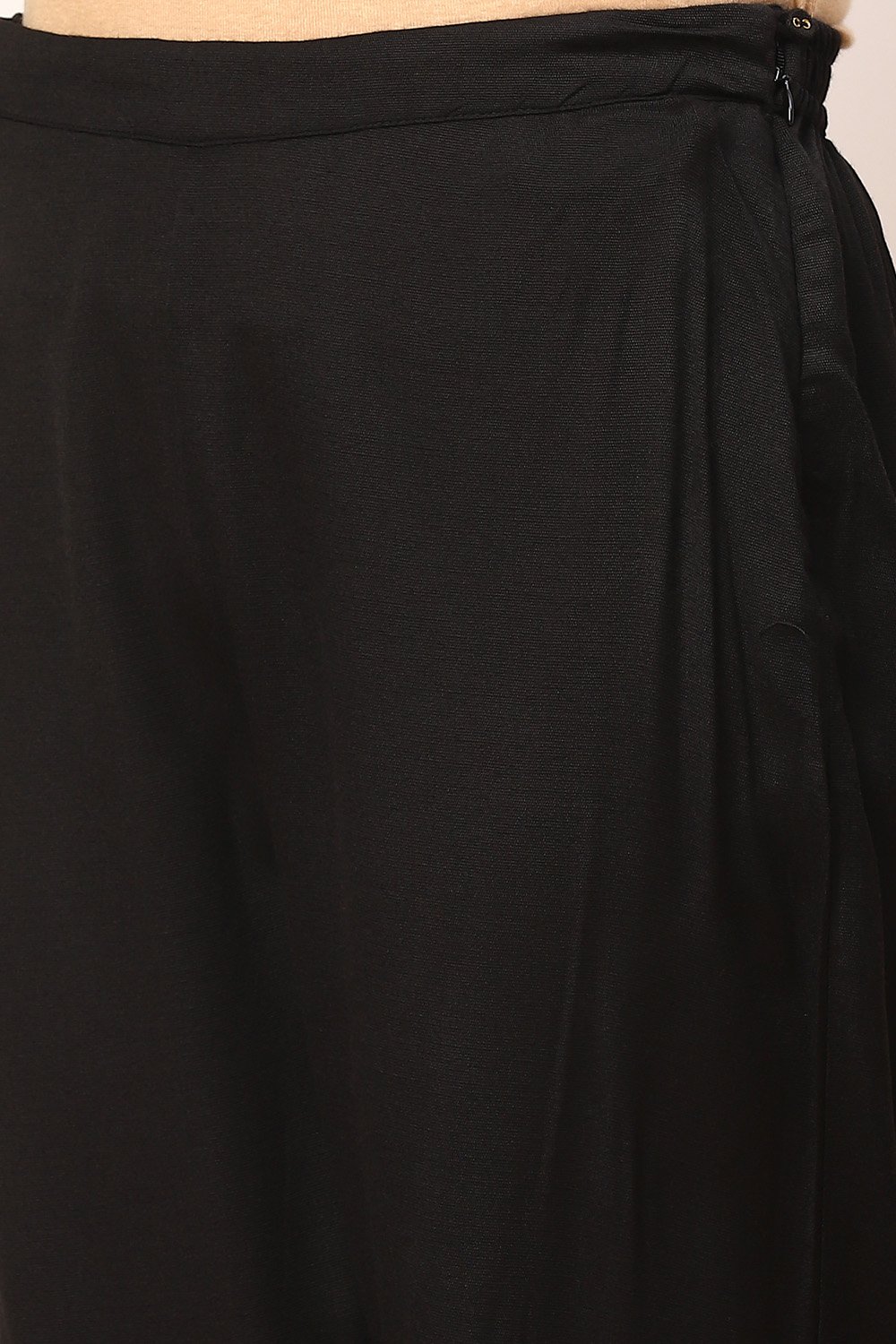 Black Acrylic Straight Suit Set image number 3
