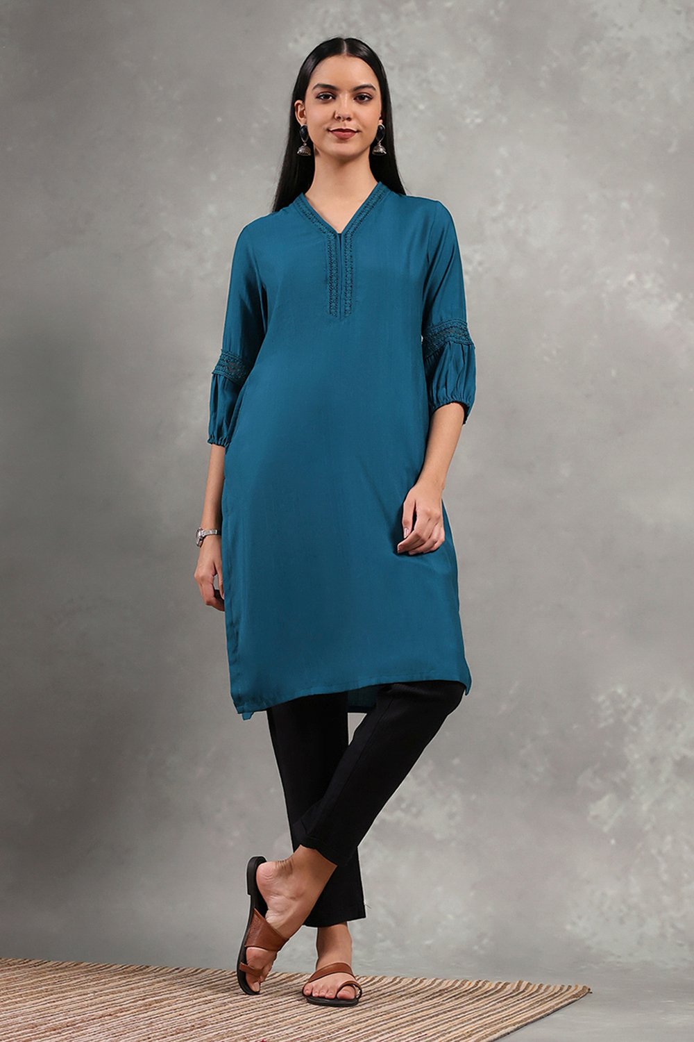 Purple Viscose Blend Solid Straight Kurta image number 5