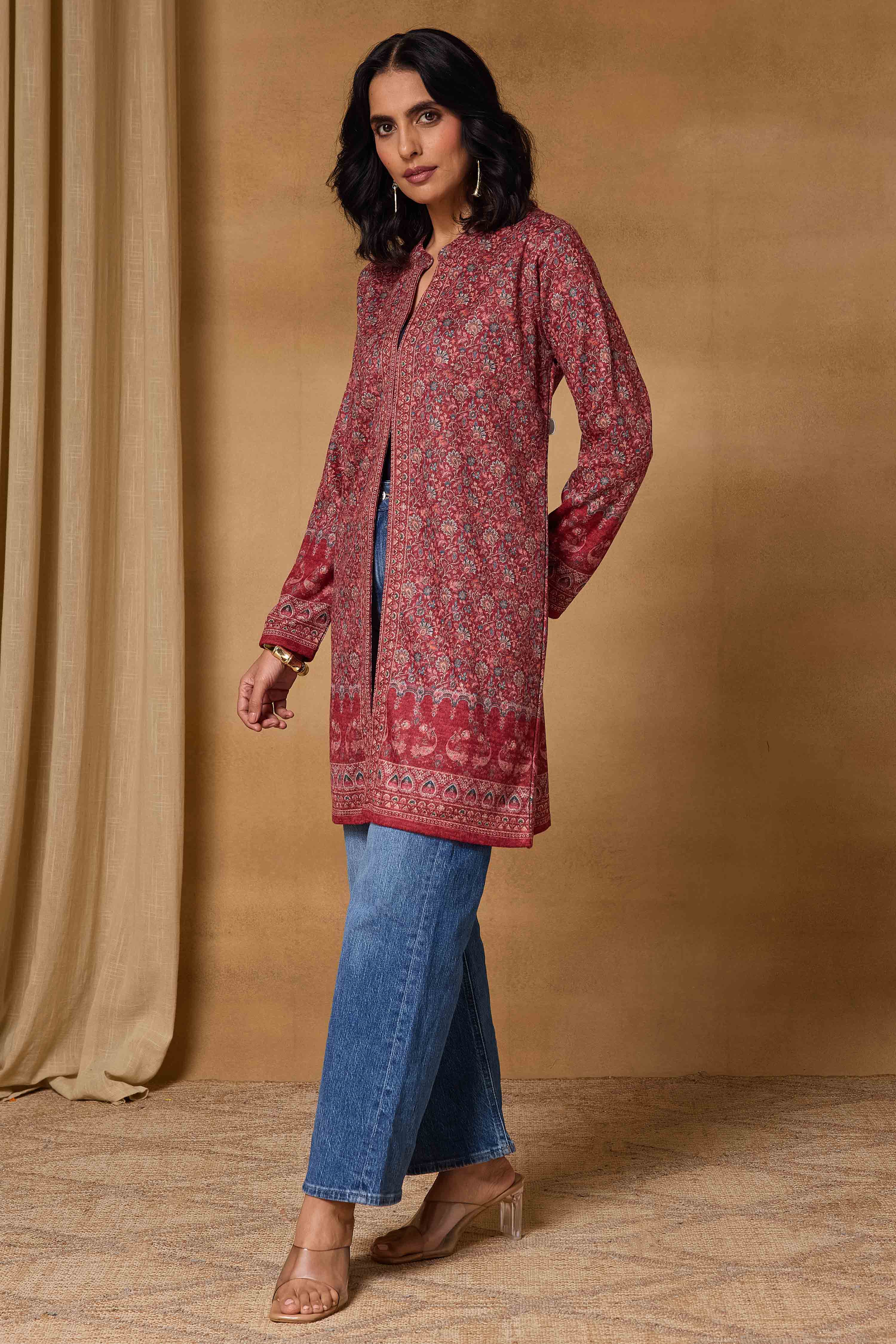 Black Polyester Regular Printed Cape image number 2