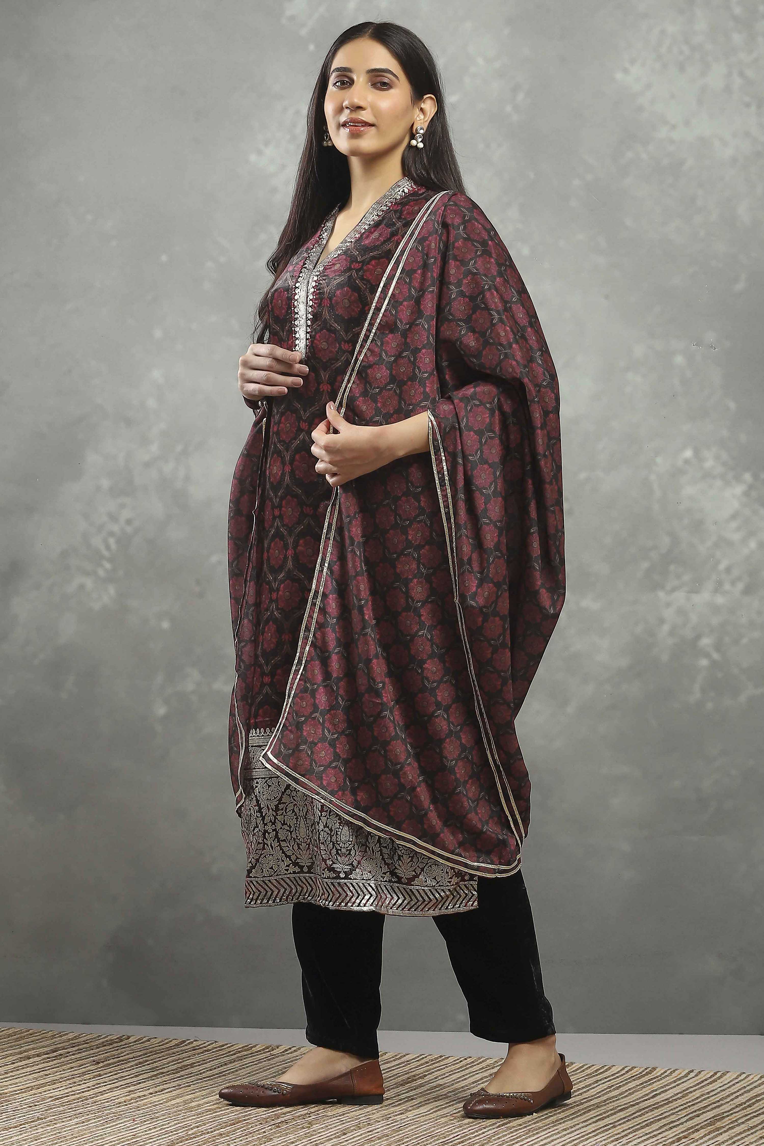 Black Polyester Printed Straight Suit Set image number 3