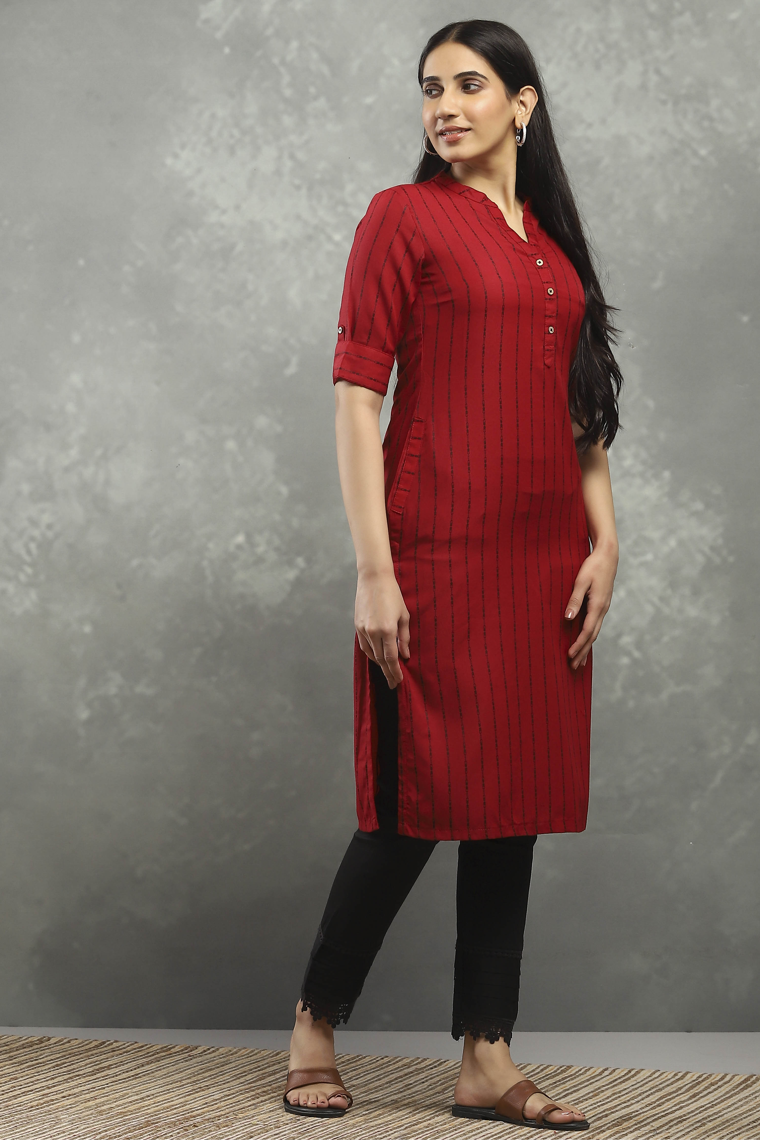 Maroon Viscose Straight Kurta Pants Set image number 5