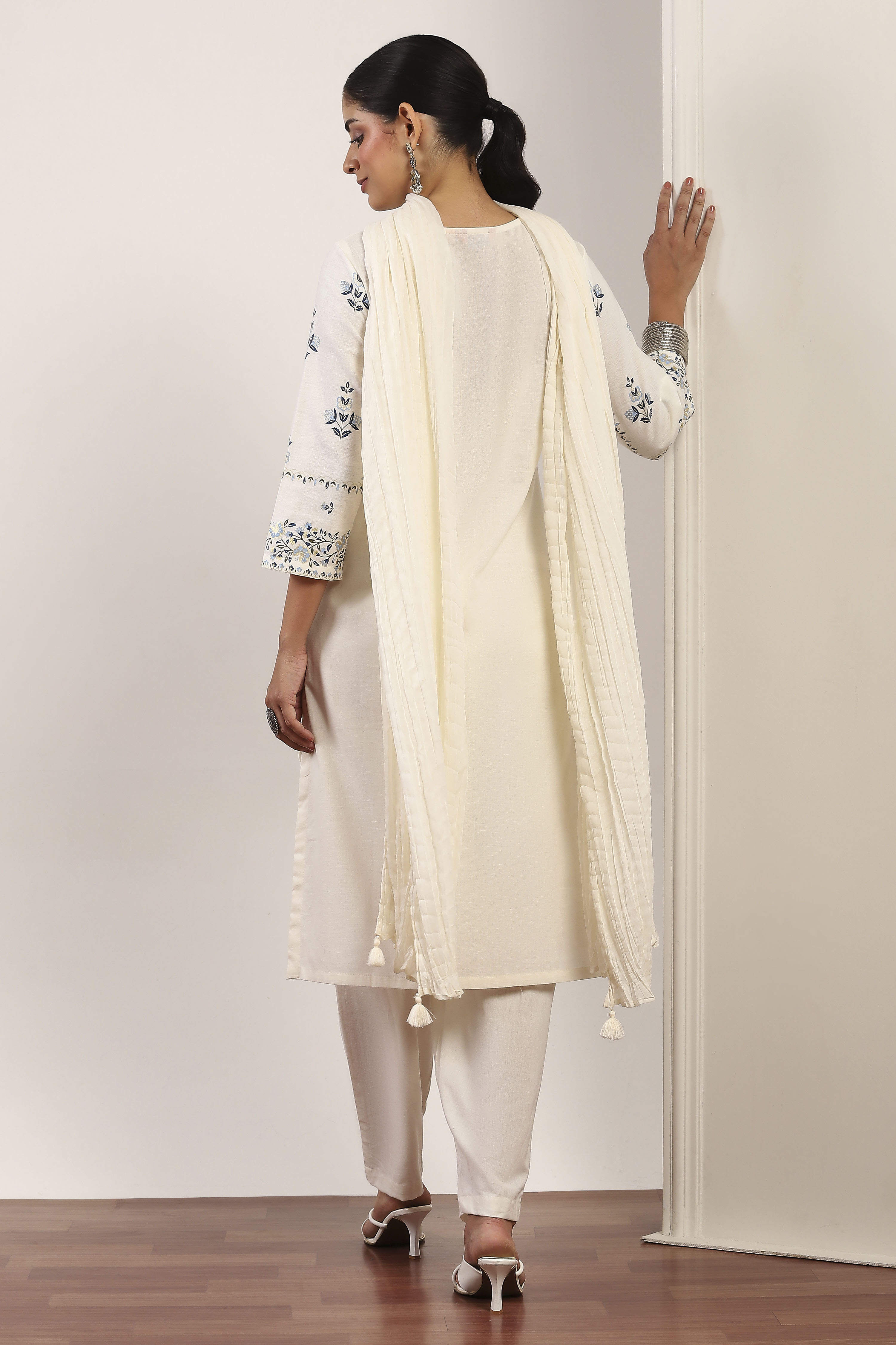 White Cotton Blend Straight Suit Sets image number 4