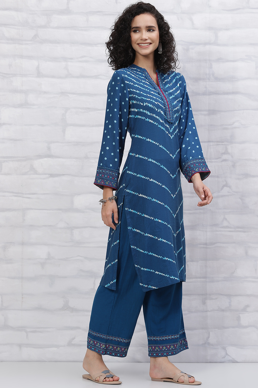 Indigo LIVA Straight Kurta image number 2