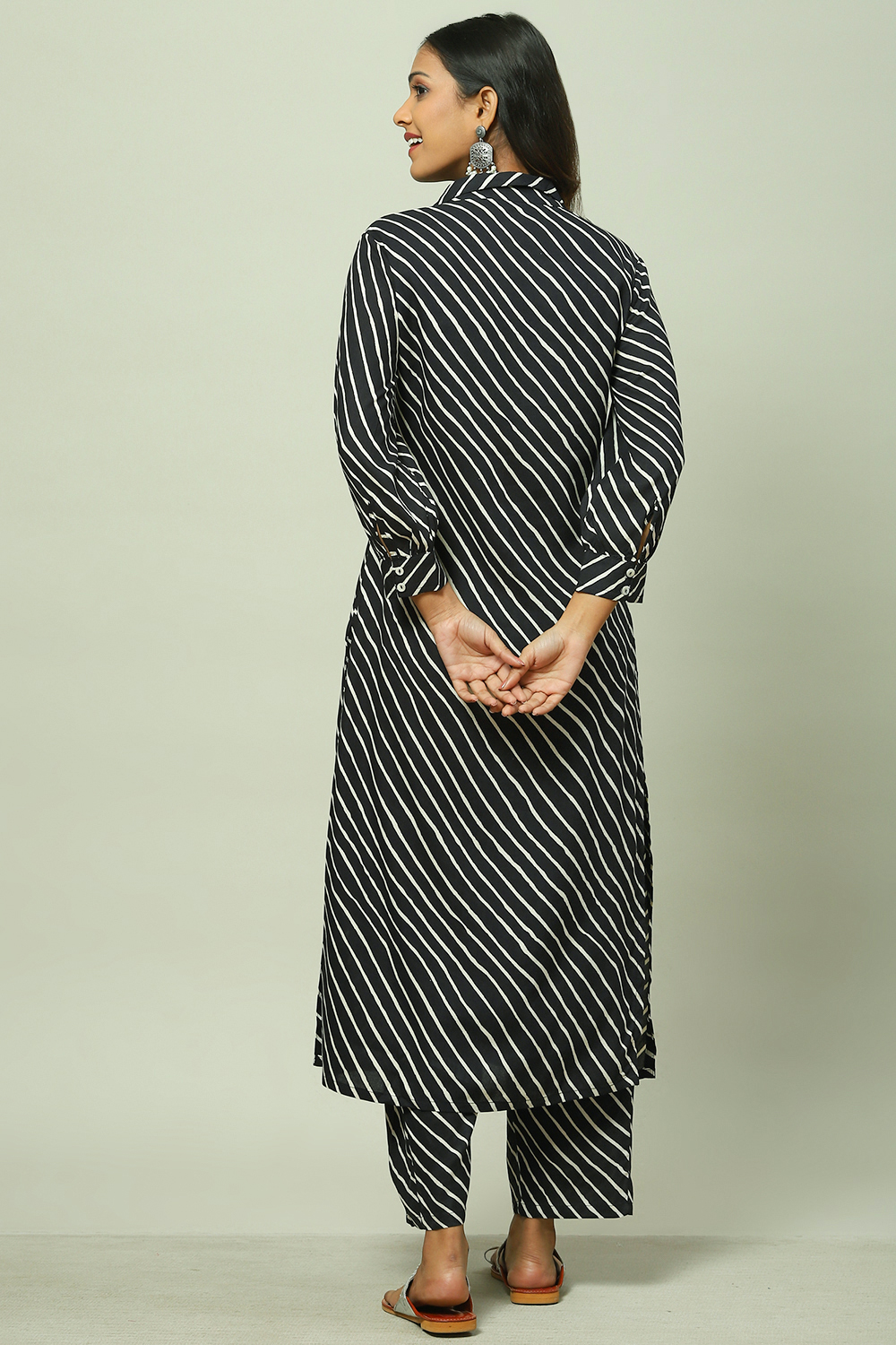 Red Striped Straight Kurta Set image number 4