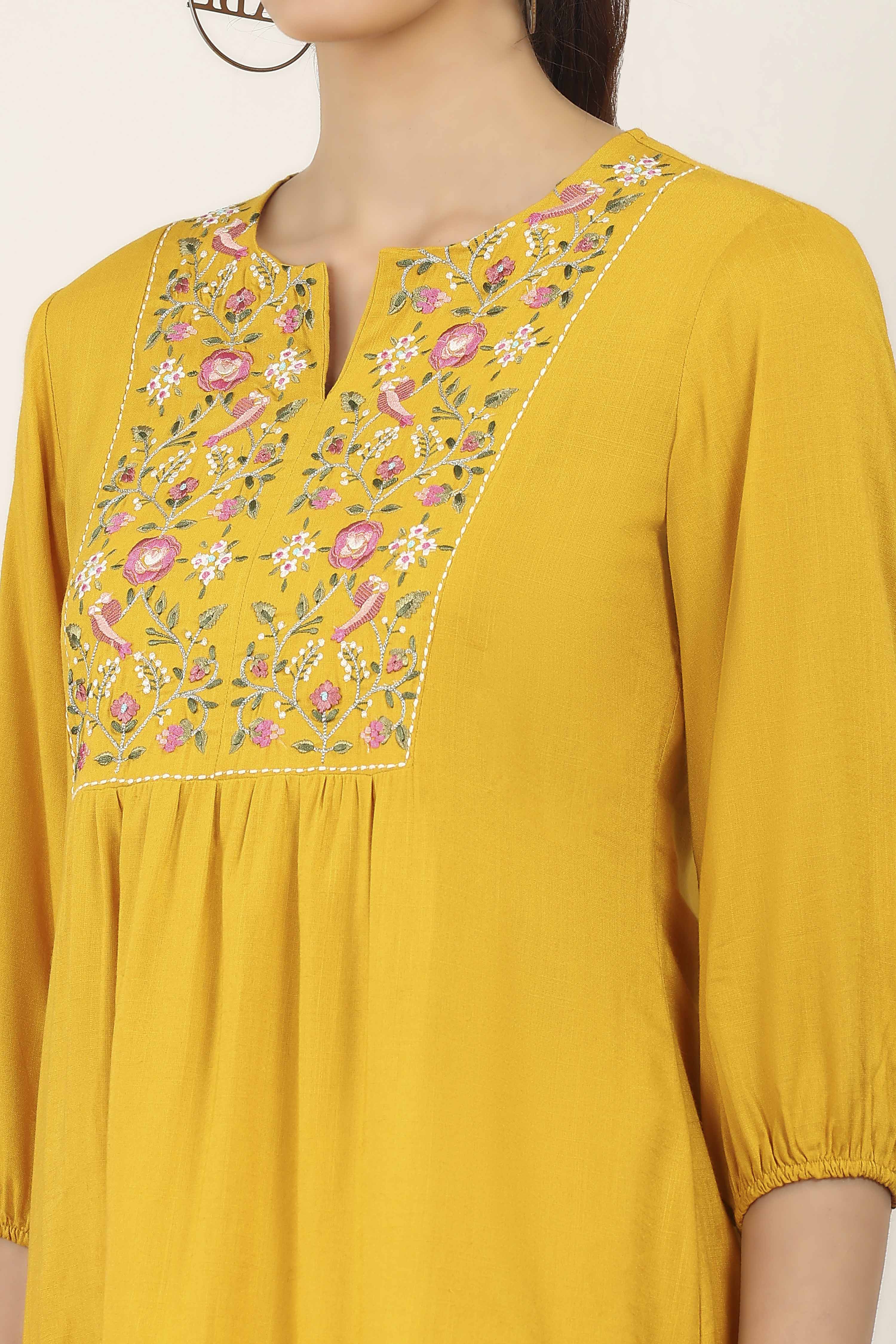 Red Rayon Straight Tops image number 1