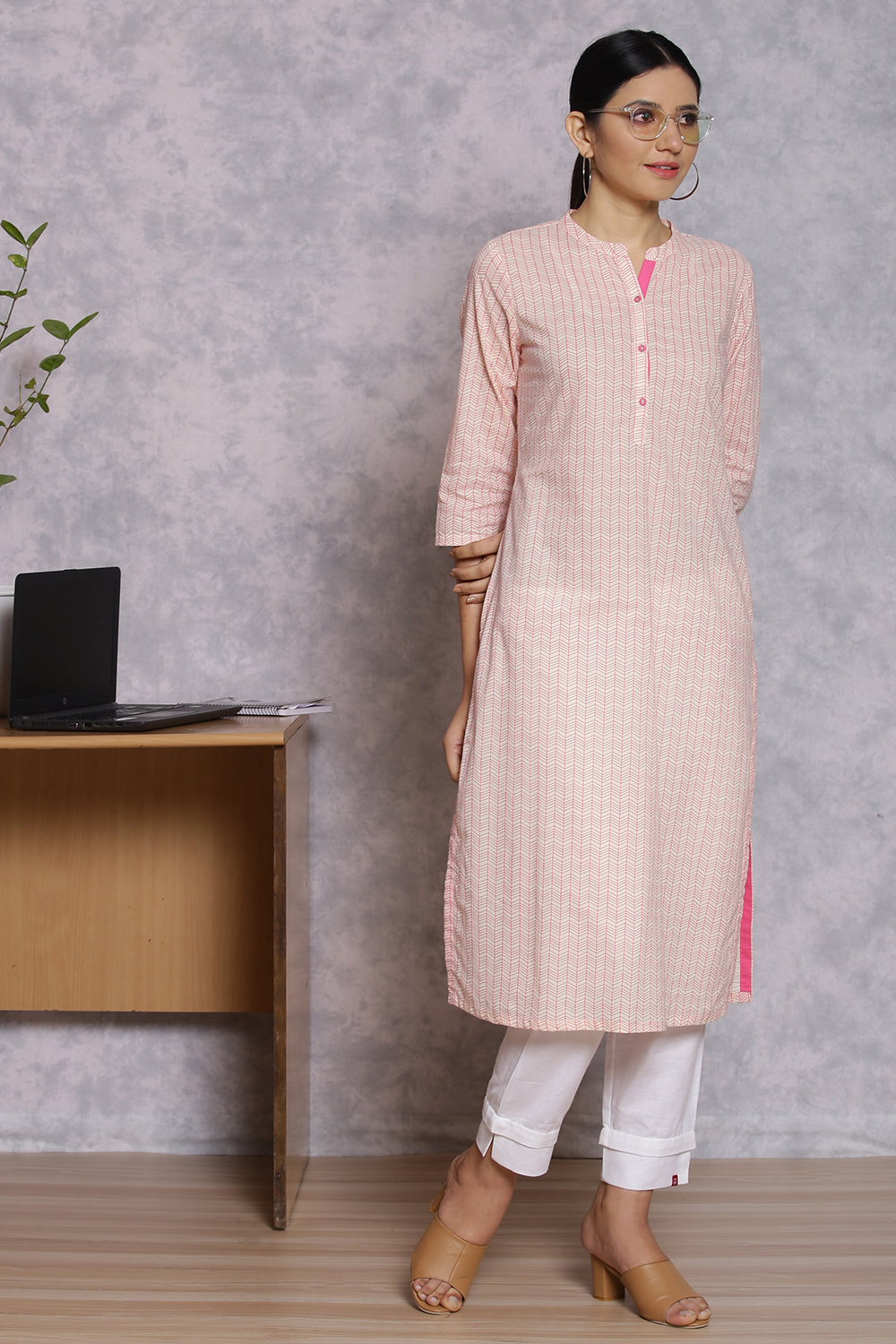 Cream Cotton And Cambric Straight Kurta image number 3