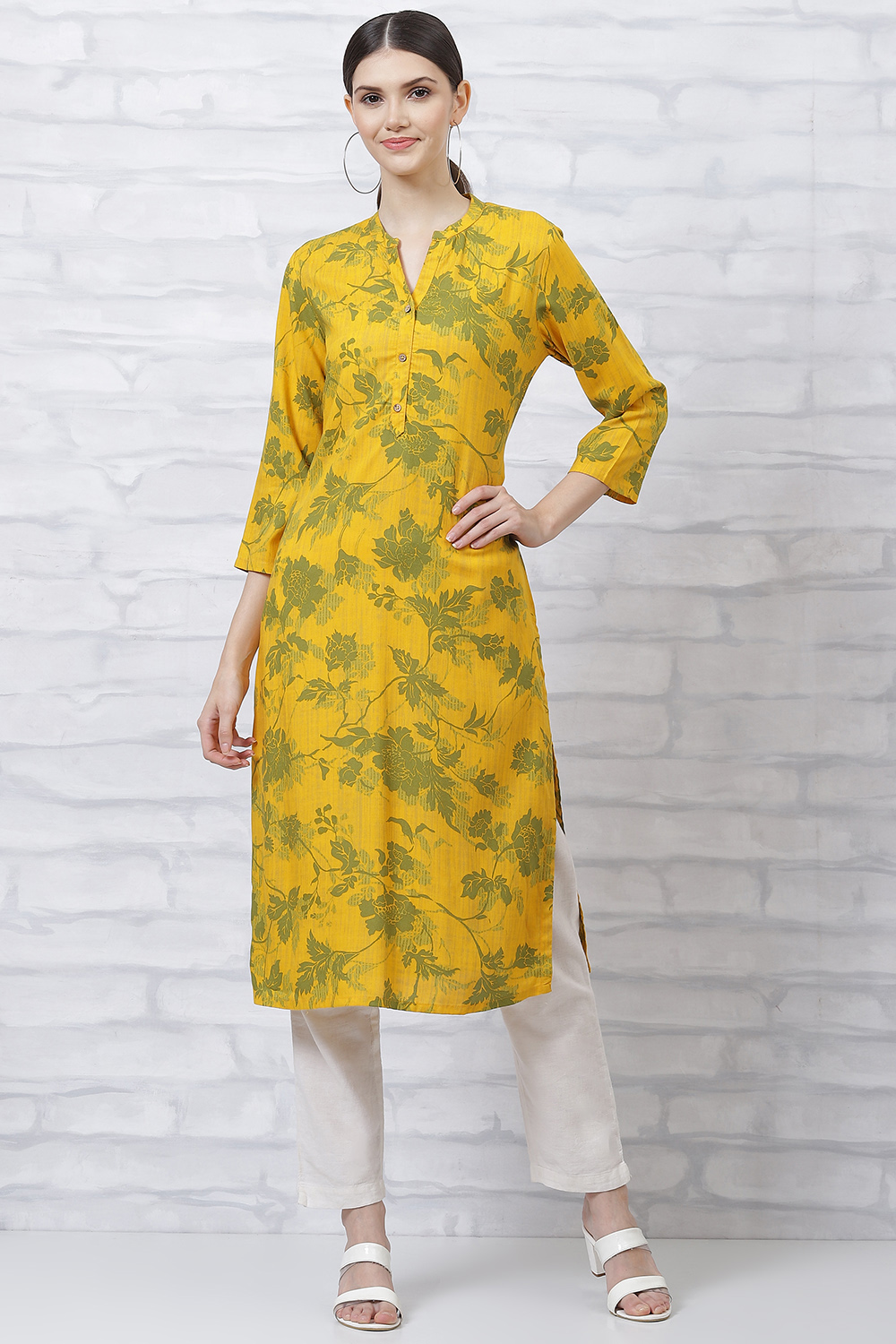 Yellow LIVA Straight Kurta image number 0