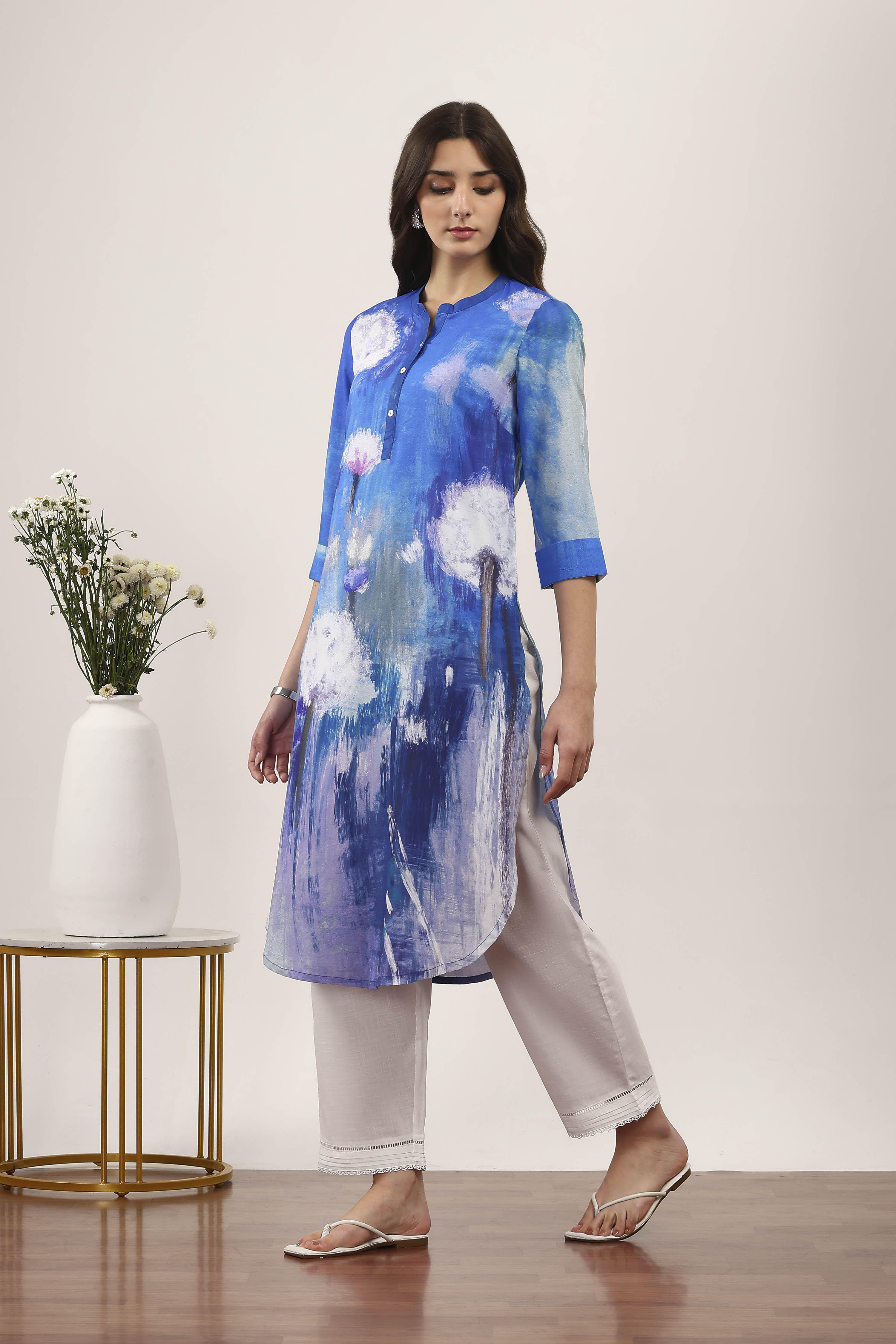 Blue Printed Straight Kurta image number 2