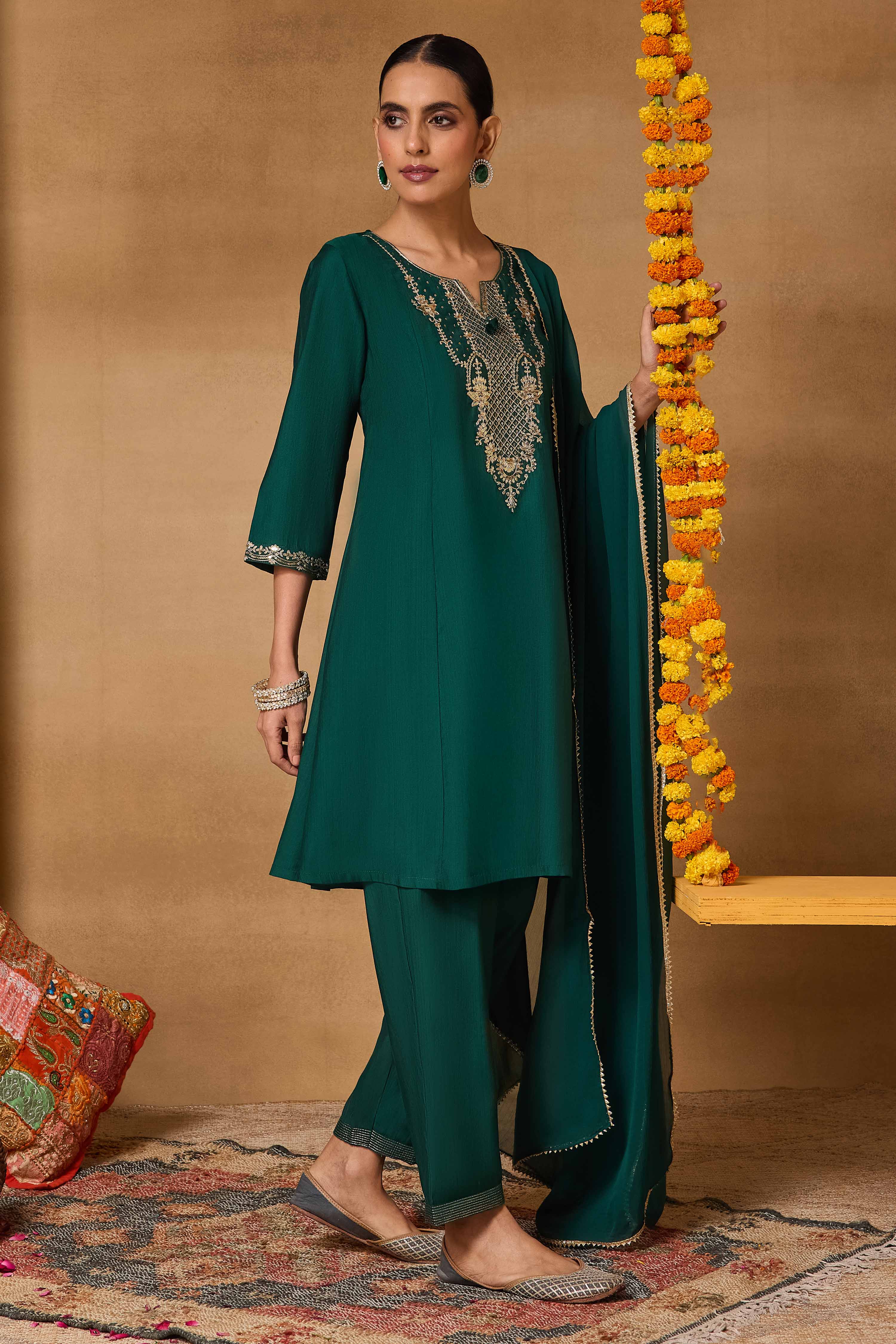 Green Viscose Blend A-Line Solid Suit Set image number 6