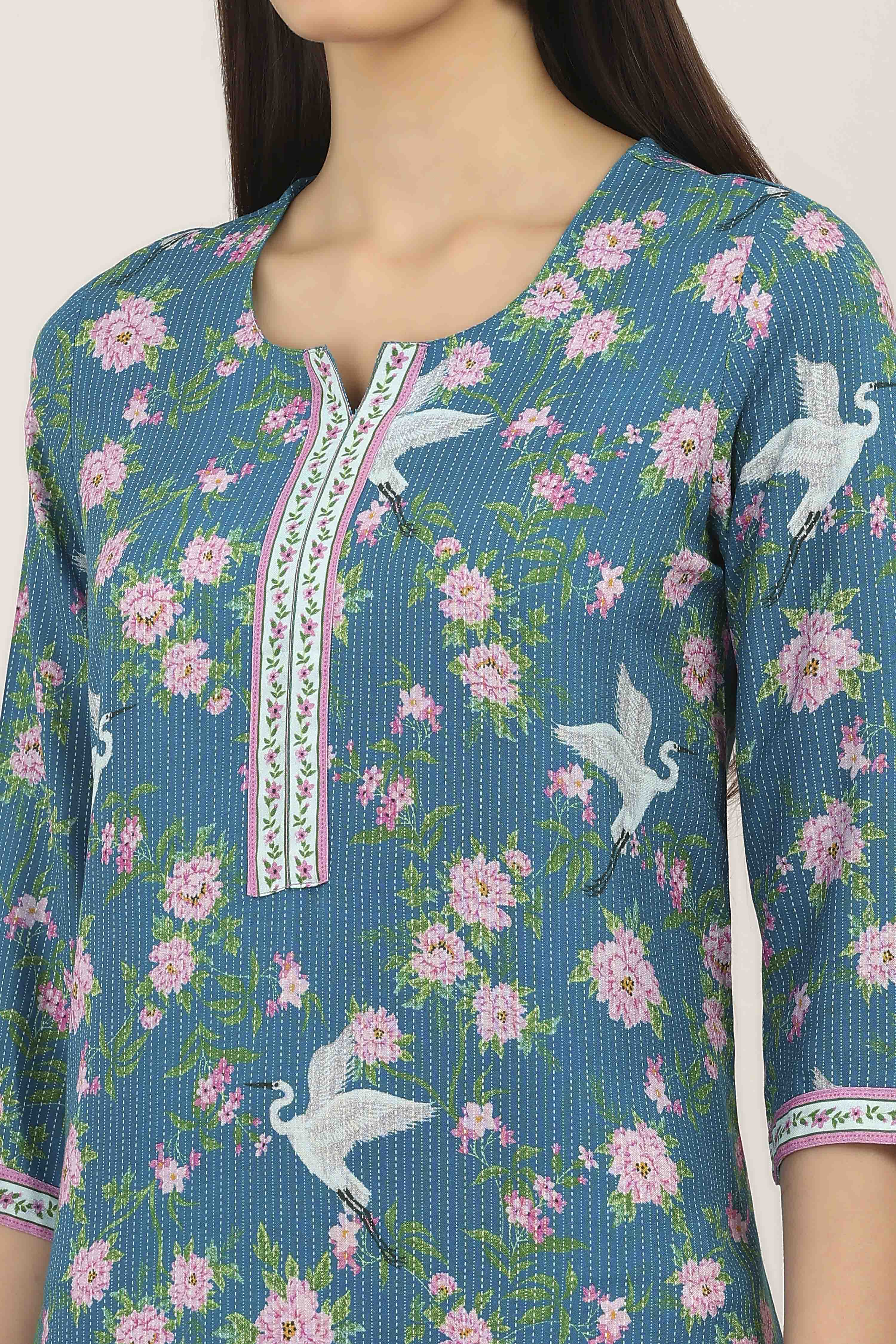 Green Rayon Straight Kurtas image number 1