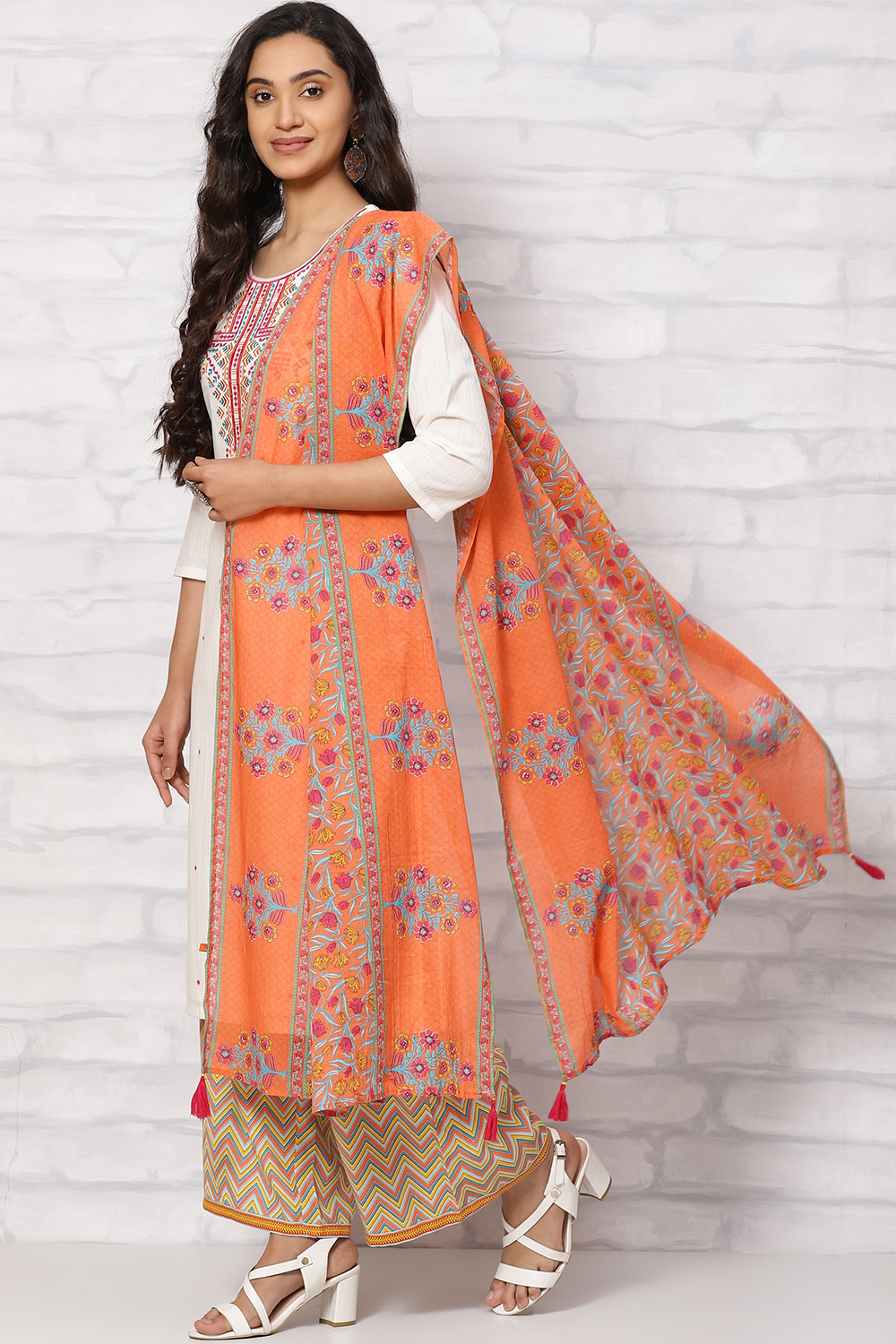 Orange Cotton Dupatta image number 2
