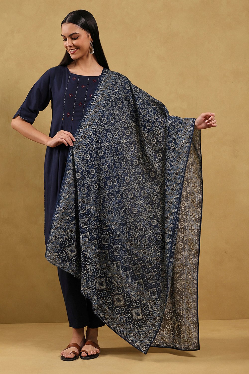 Indigo Blue Cotton Solid Gathered Suit Set image number 6