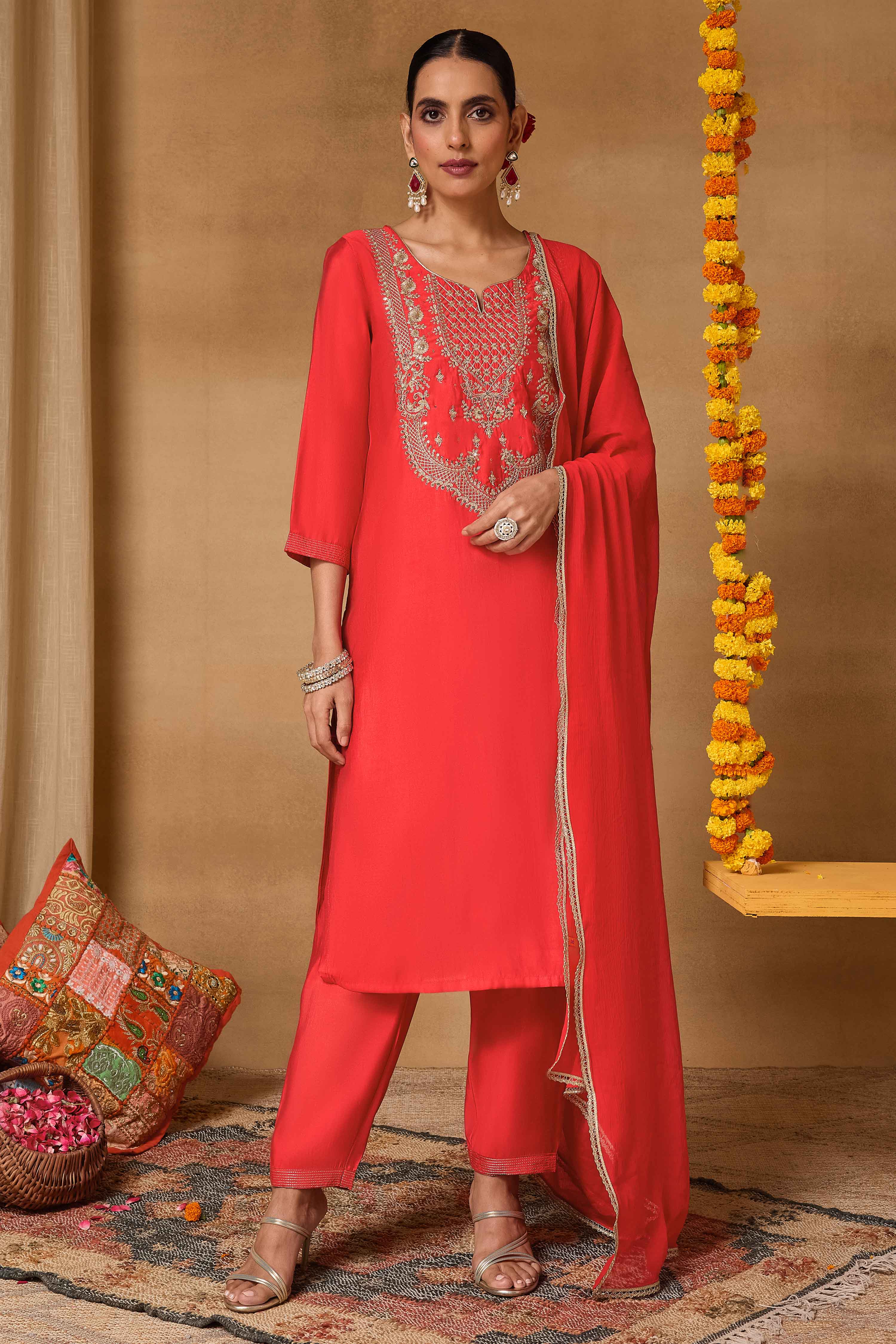 Red Viscose Blend Straight Solid Suit Set image number 7