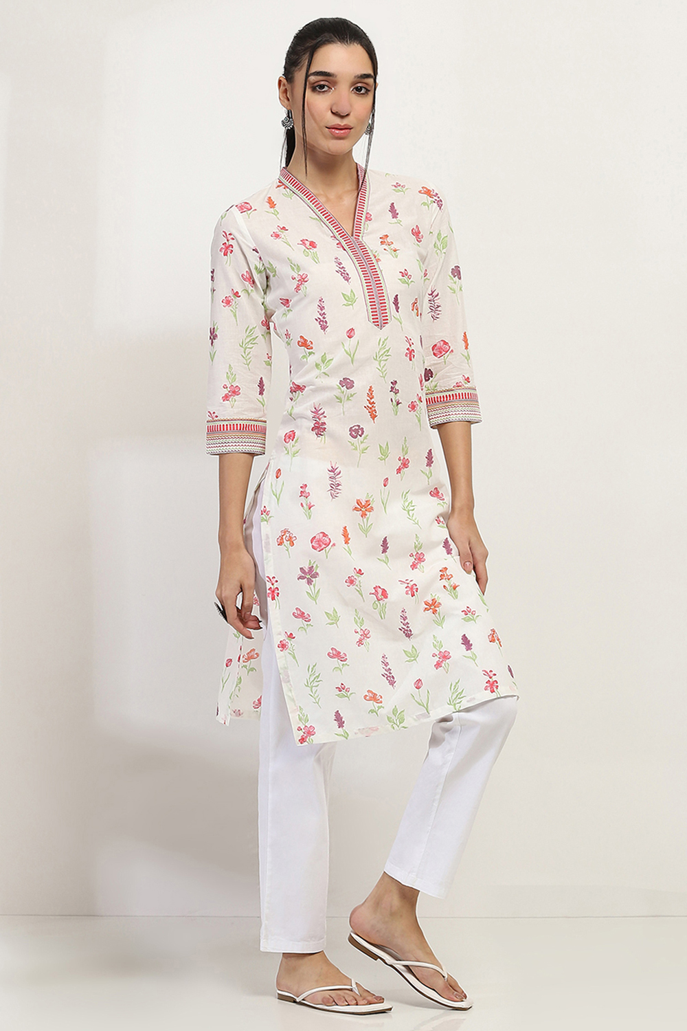 Off White Cotton Straight Kurta image number 4
