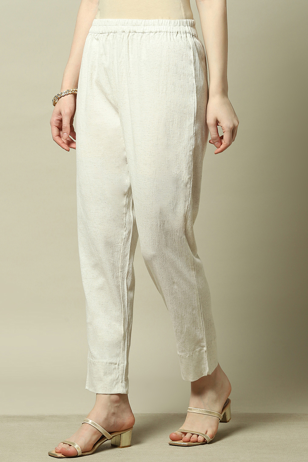 Off-White Solid Slim Fit Pants image number 2