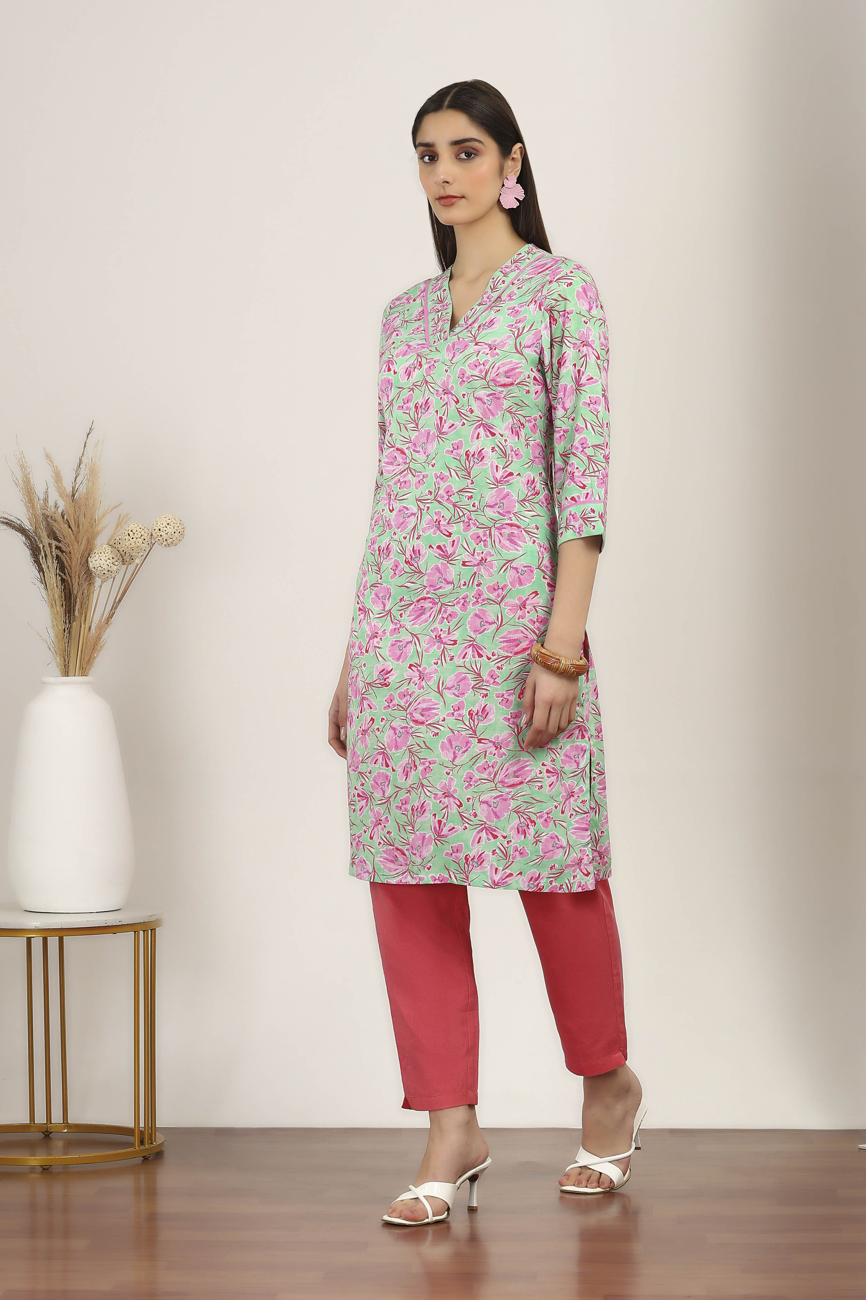 Lavender Printed Straight Kurta image number 2