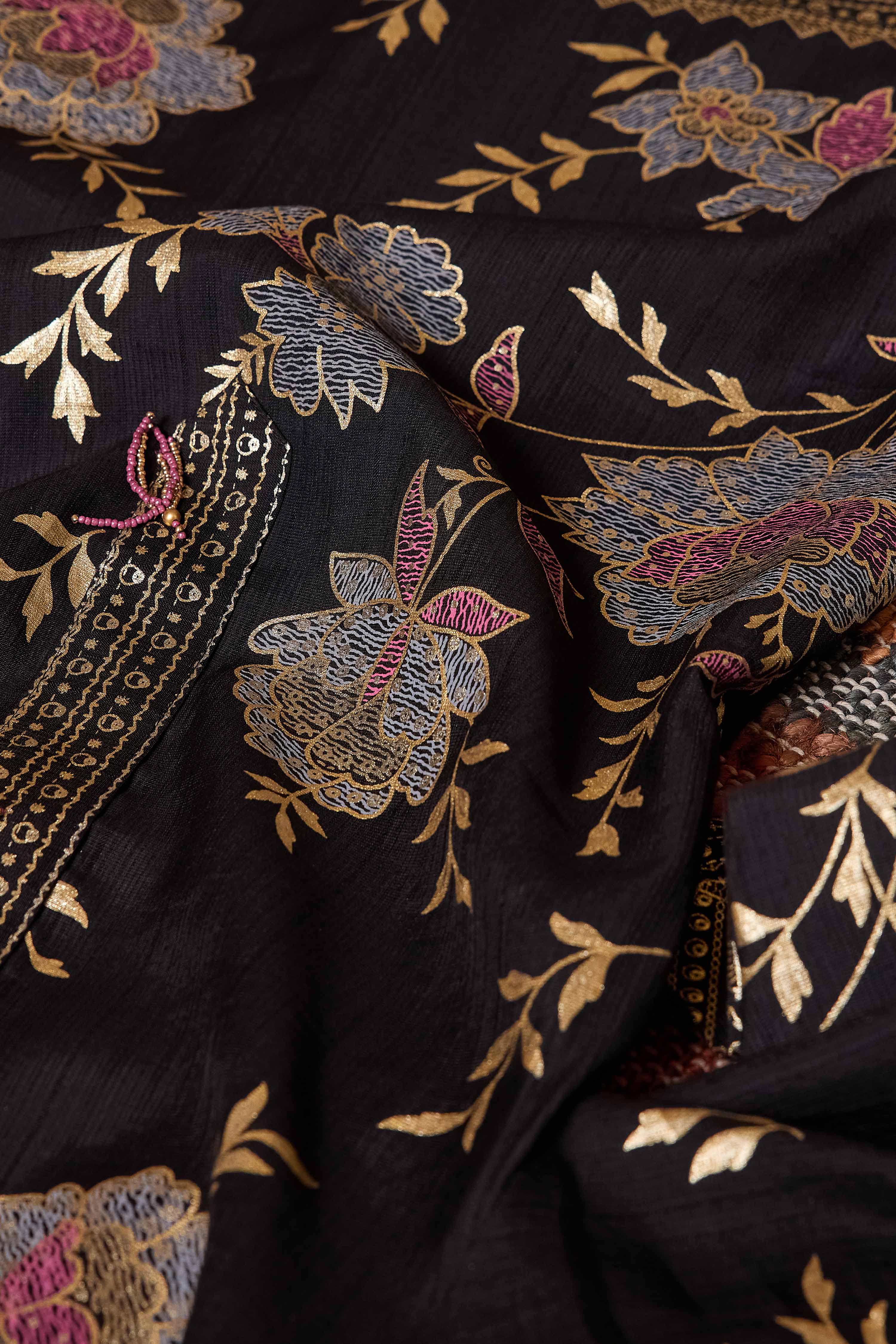 Black Viscose Blend Straight Printed Suit Set image number 3