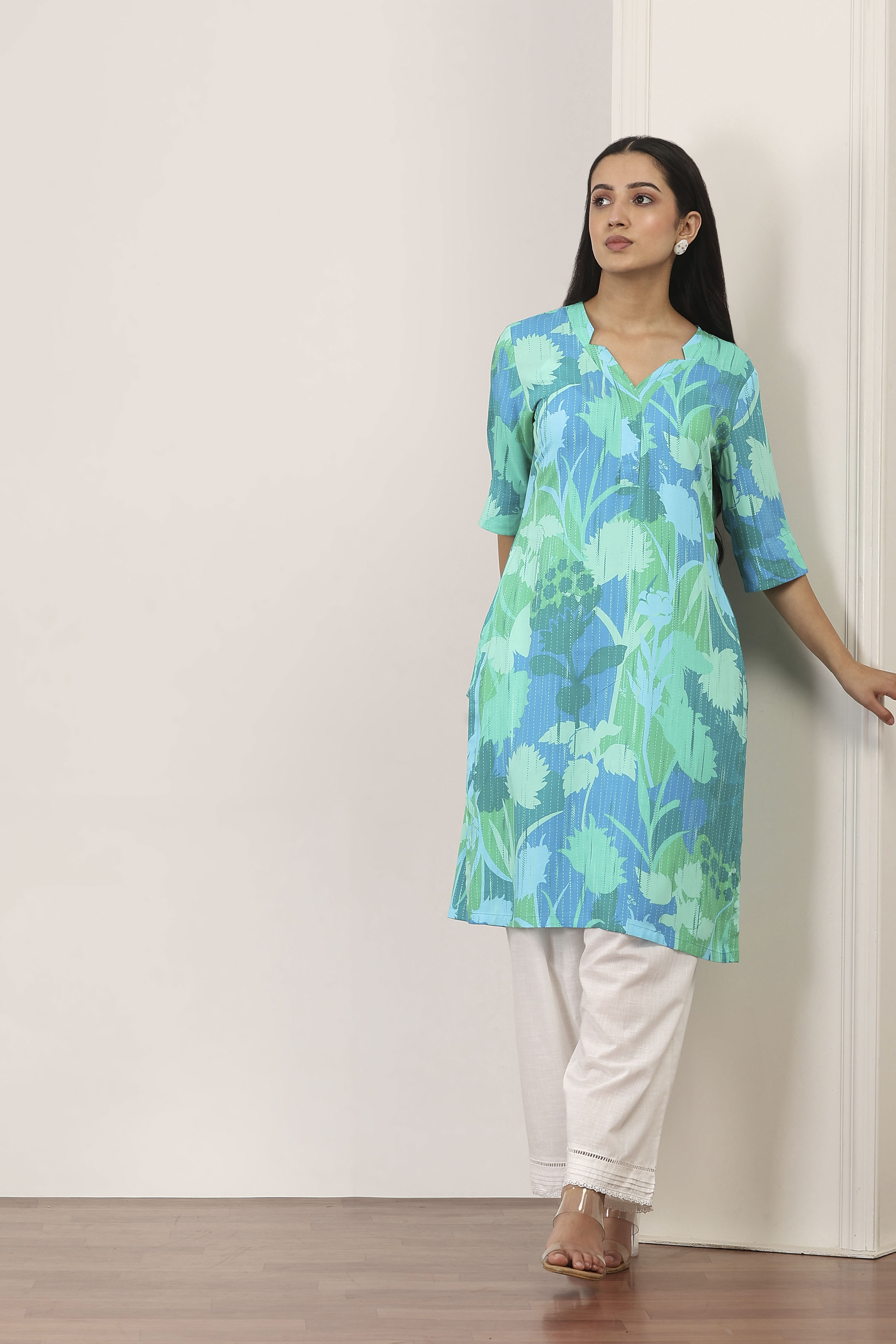 Green Rayon Straight Kurtas image number 0